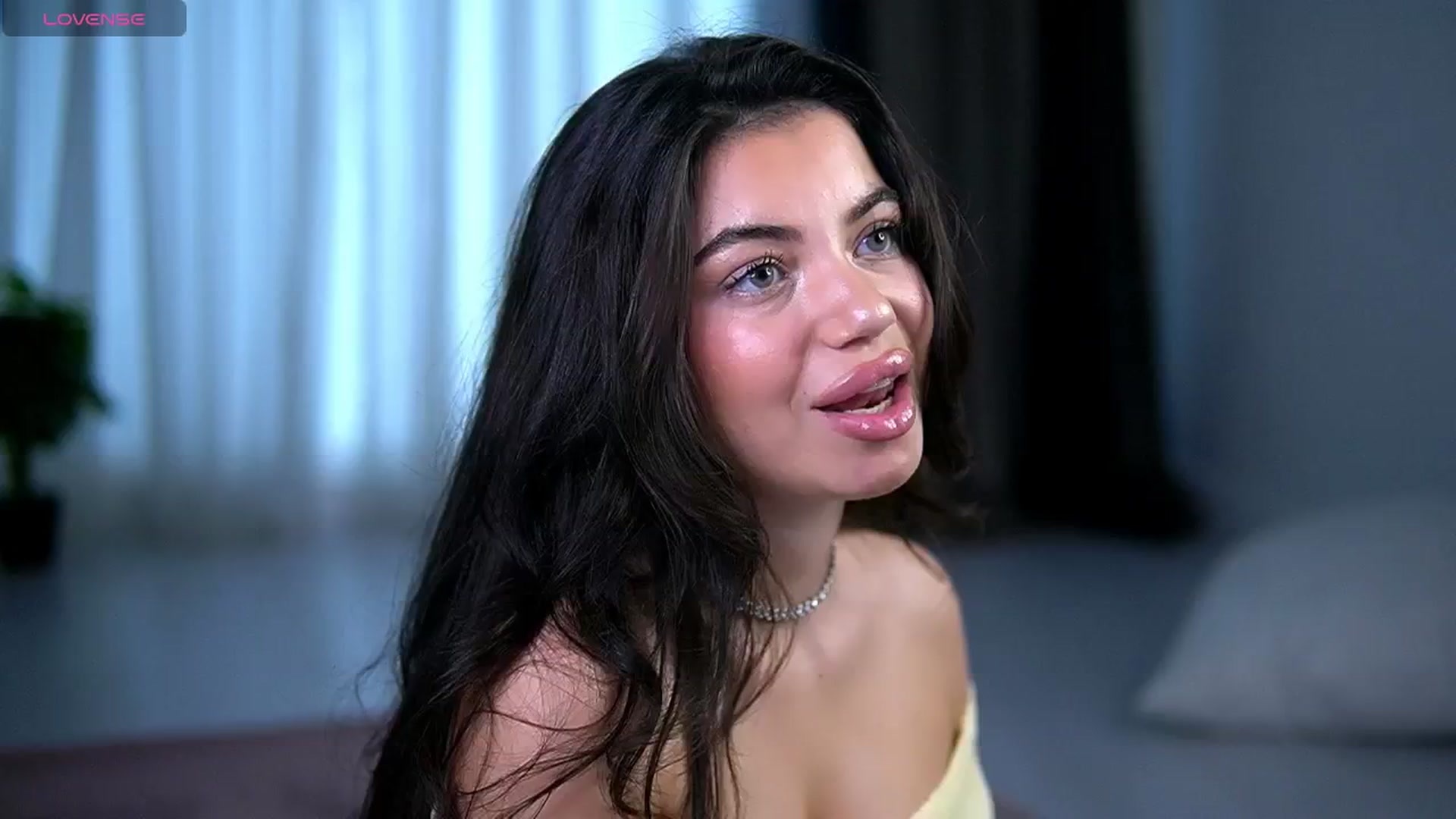 EsmeLuv video thumbnail