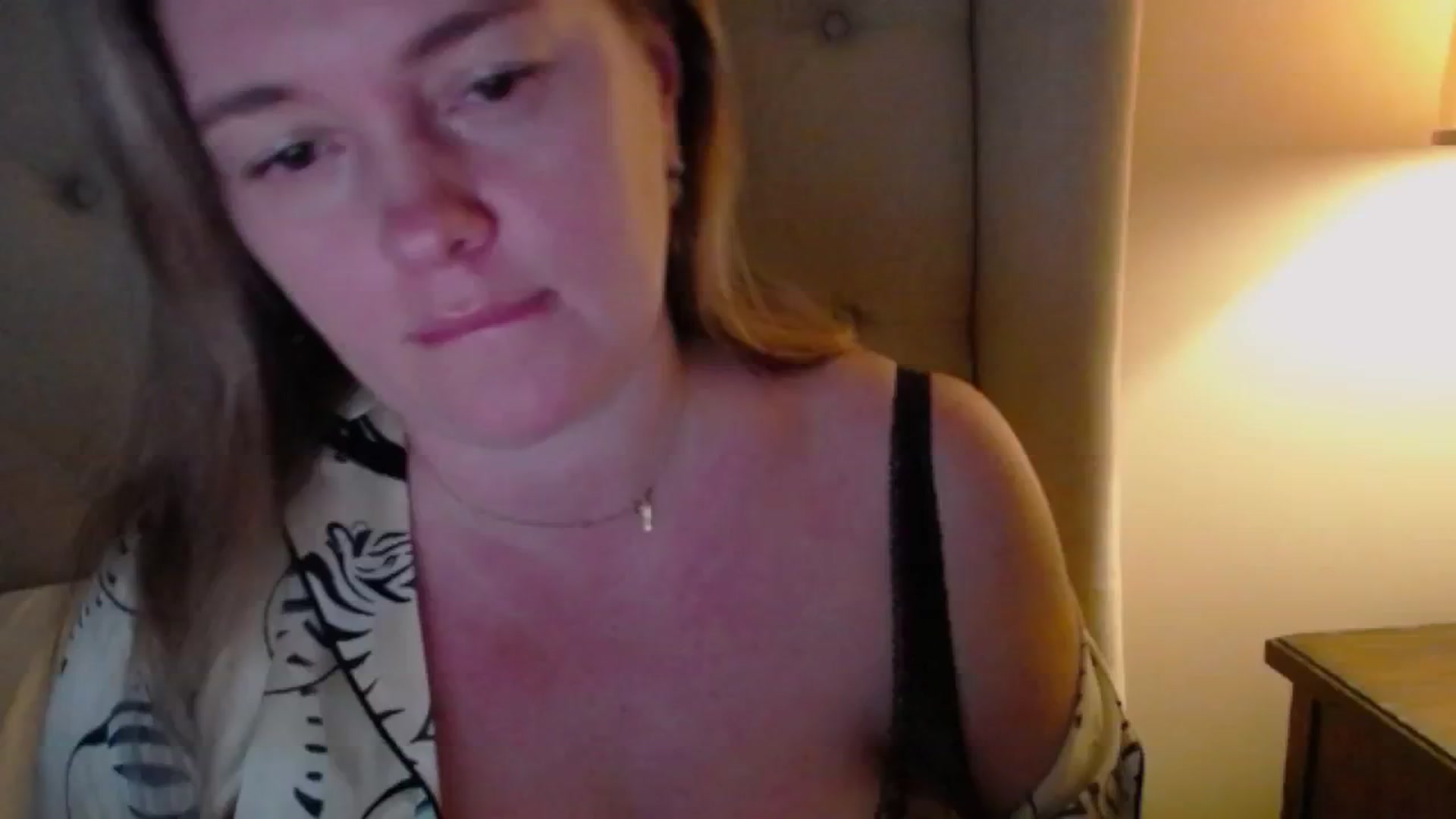 J0llye video thumbnail