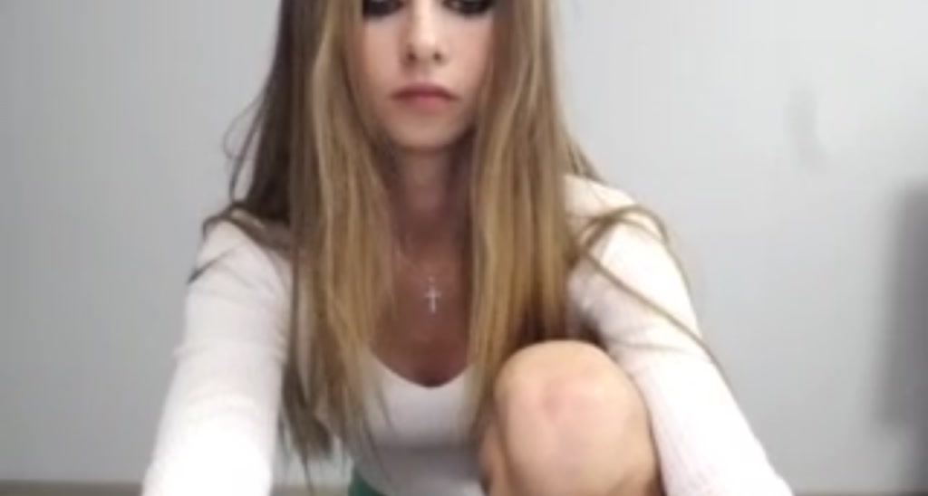 AvrilDollX video thumbnail