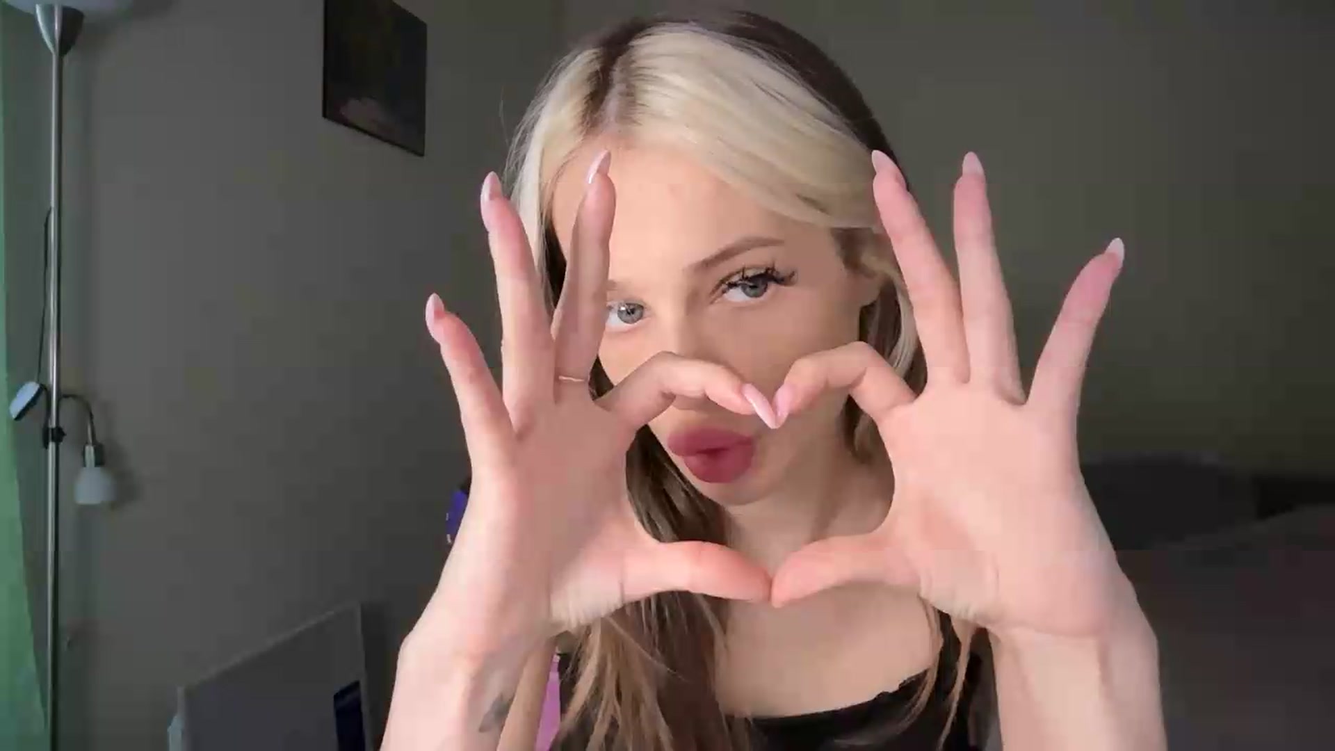 Lola_vi video thumbnail