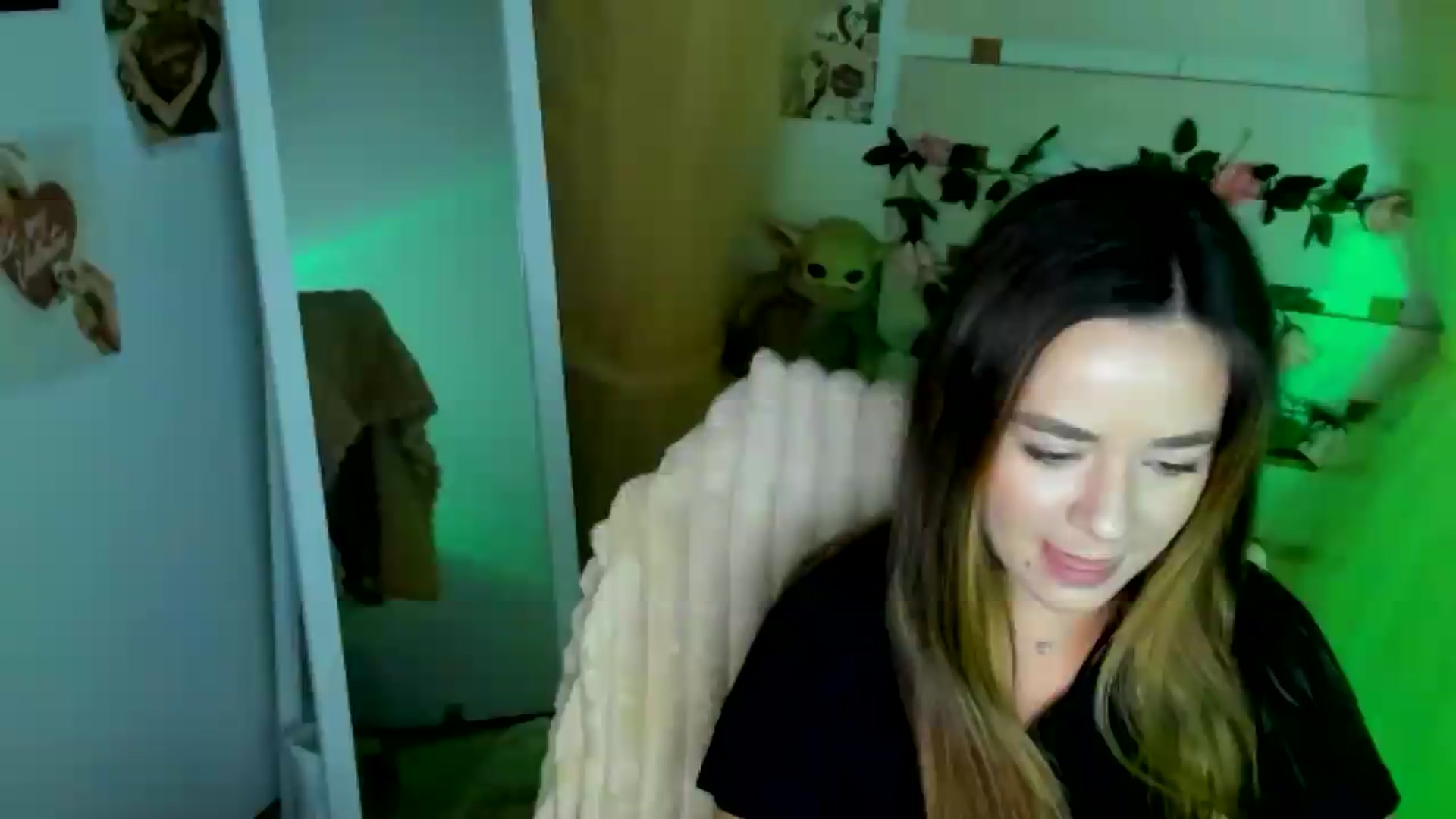 KiraLove video thumbnail