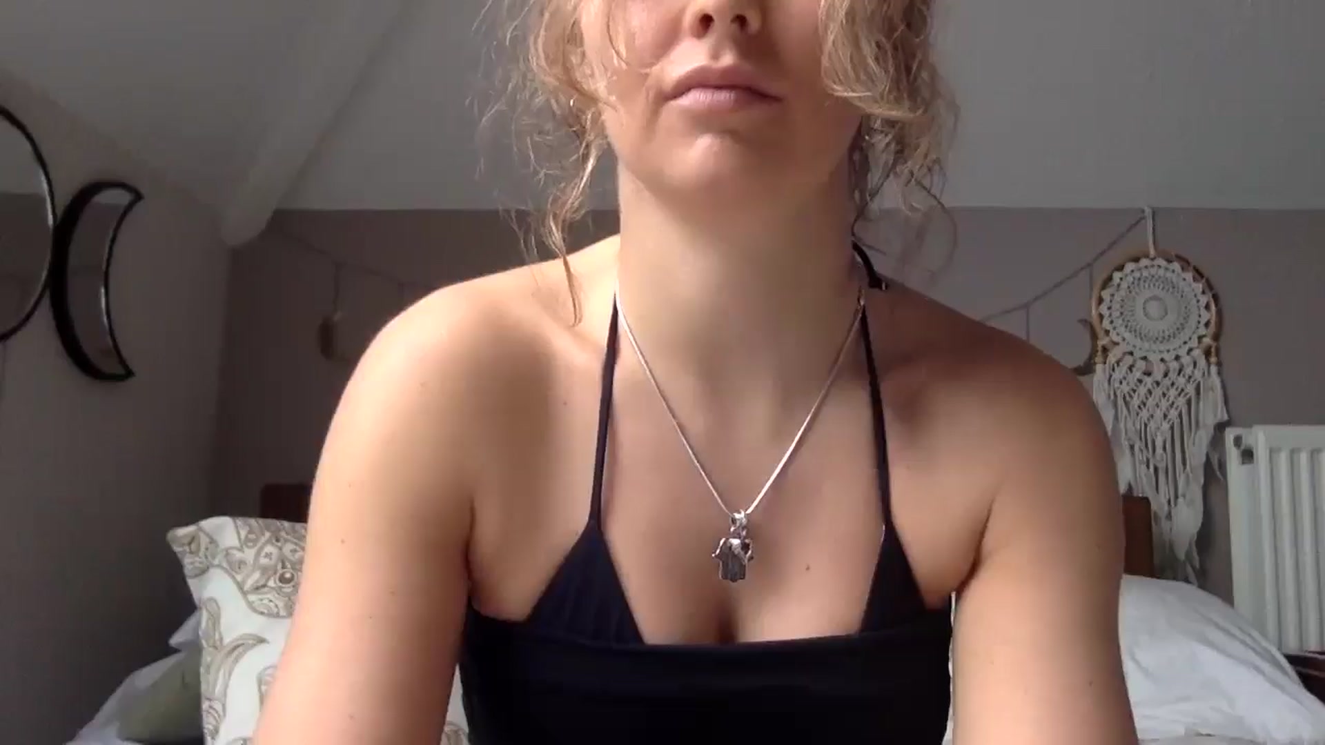 Angeleska video thumbnail