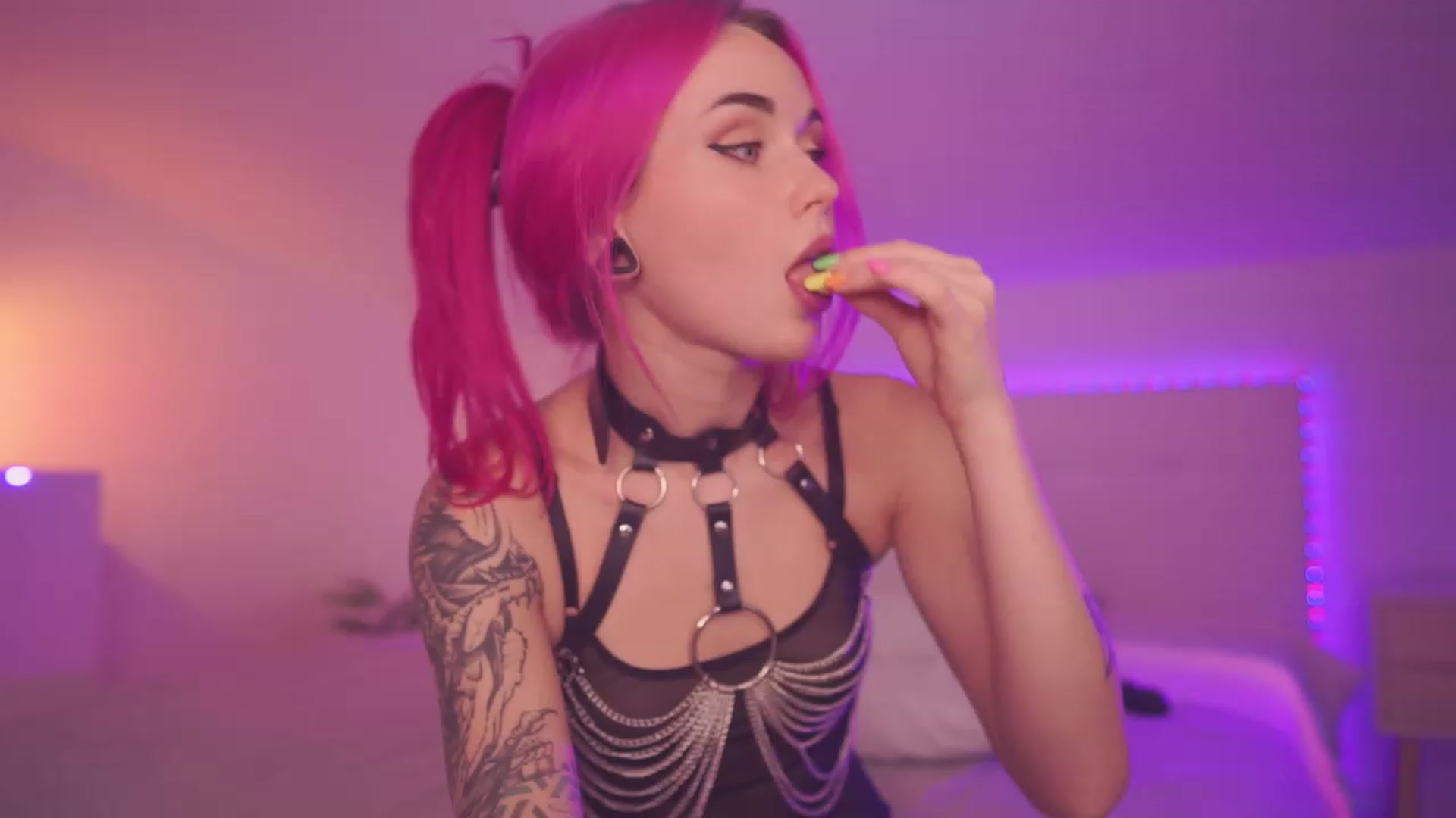Sarah_Pink video thumbnail
