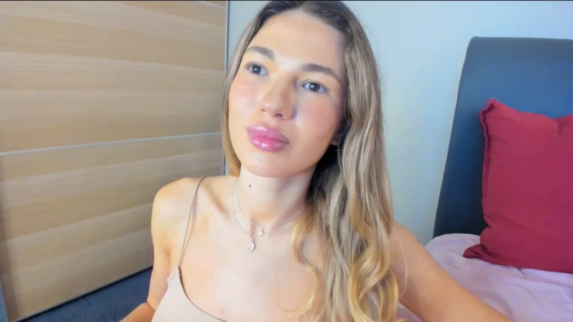 Dariadely video thumbnail