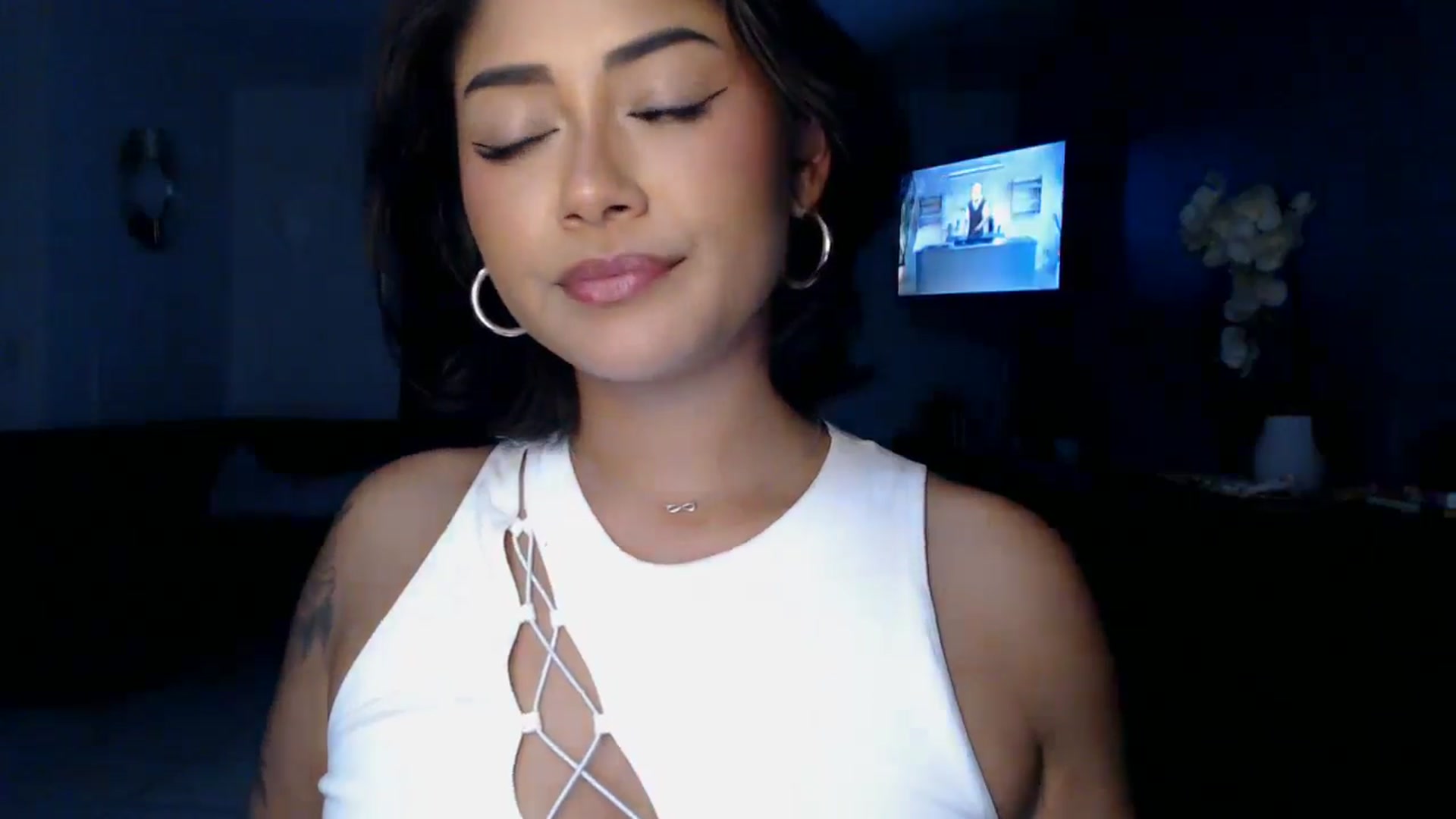 YourGoddessLu video thumbnail