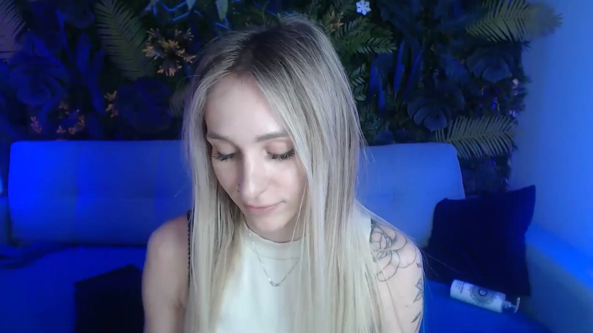 Horny_Blond video thumbnail