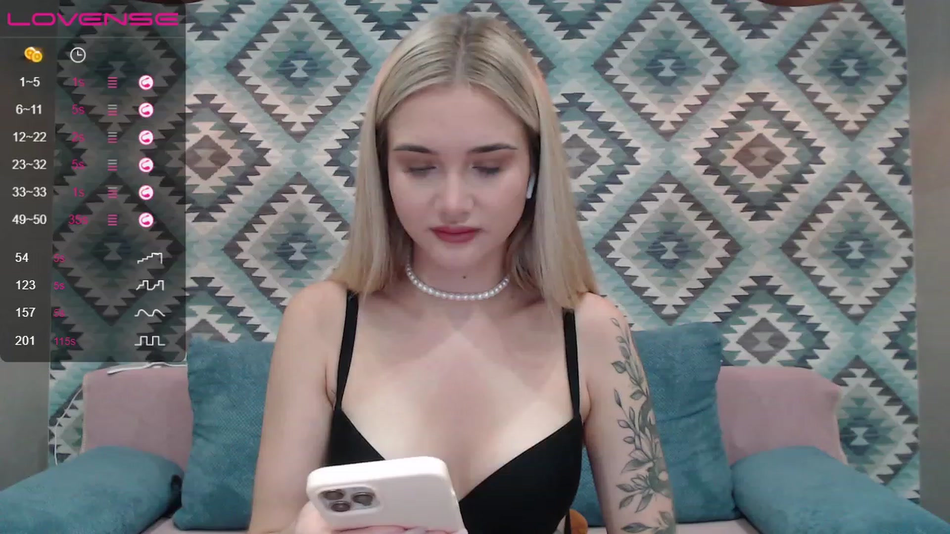 HolyMeow video thumbnail