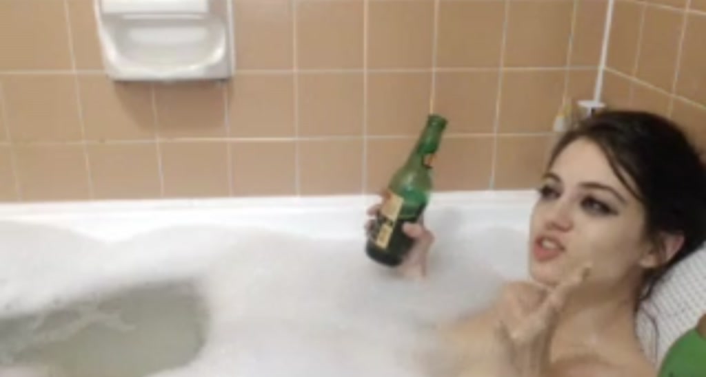 NaomiDee video thumbnail