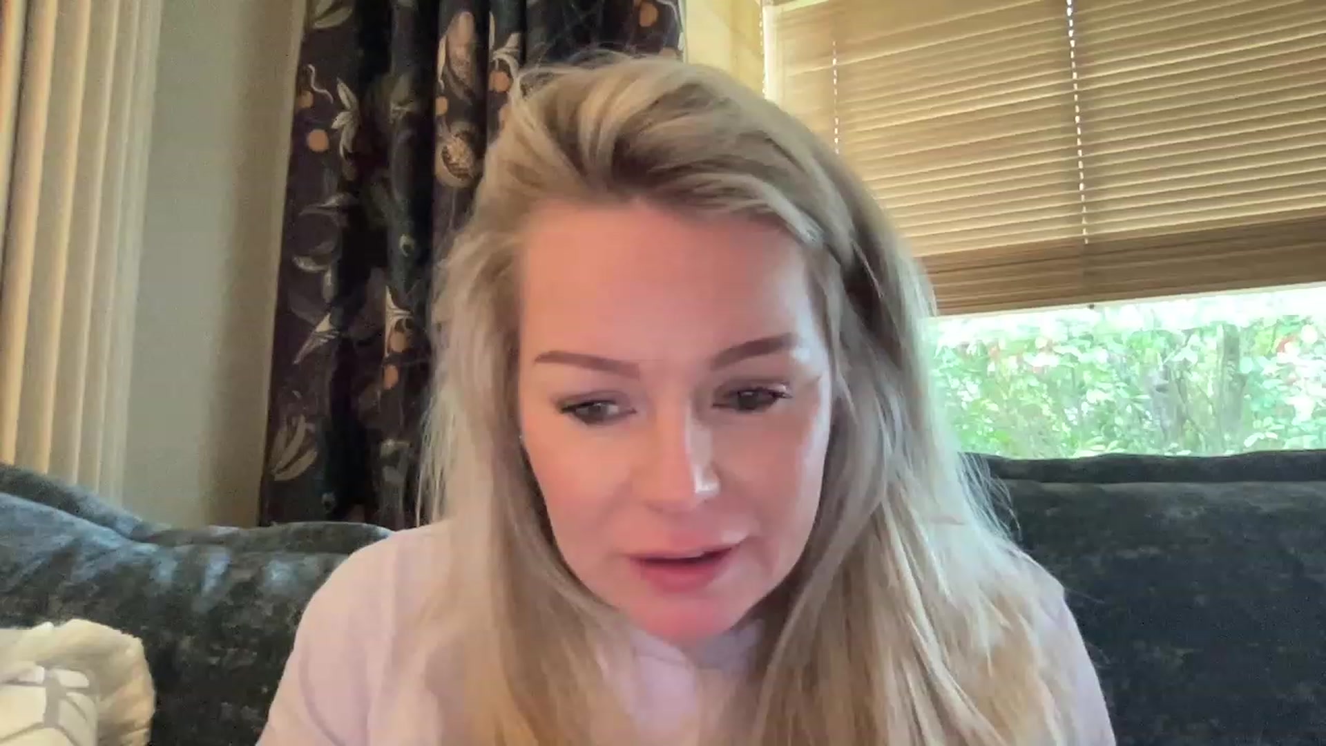 LaraLaughs video thumbnail