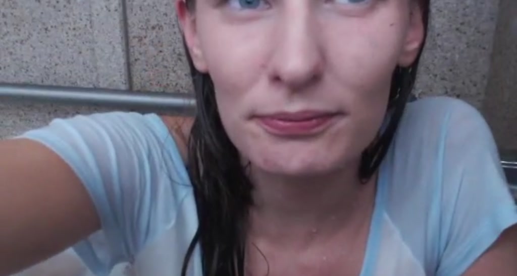ella_xo video thumbnail