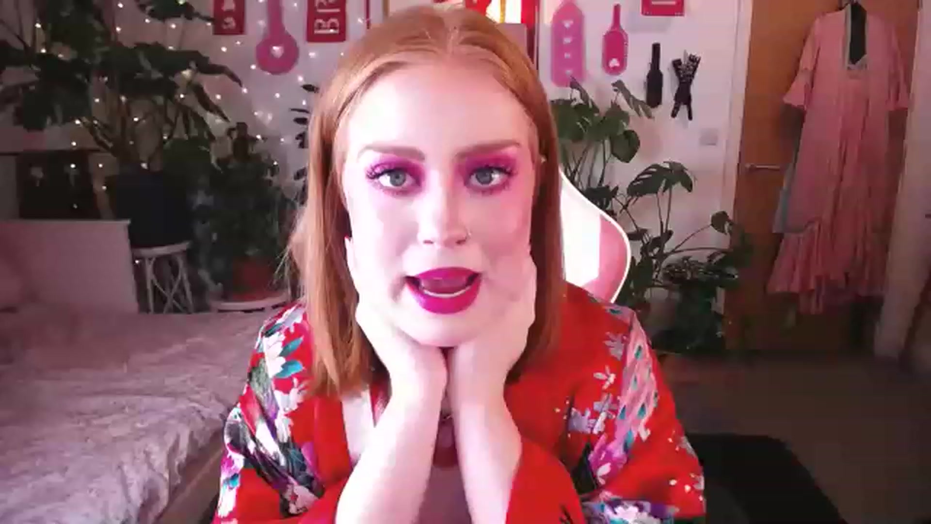 LunaRoux video thumbnail