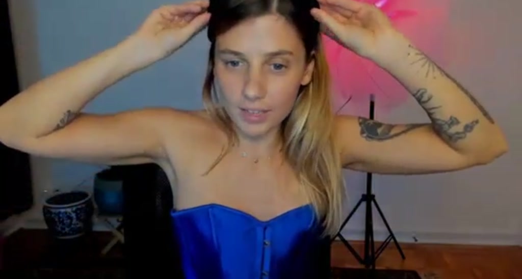 Izzy_onscreen video thumbnail