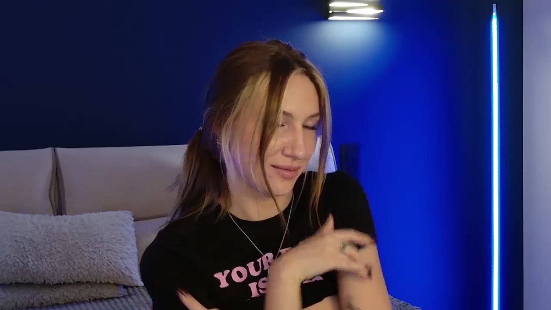 LovelyGin video thumbnail