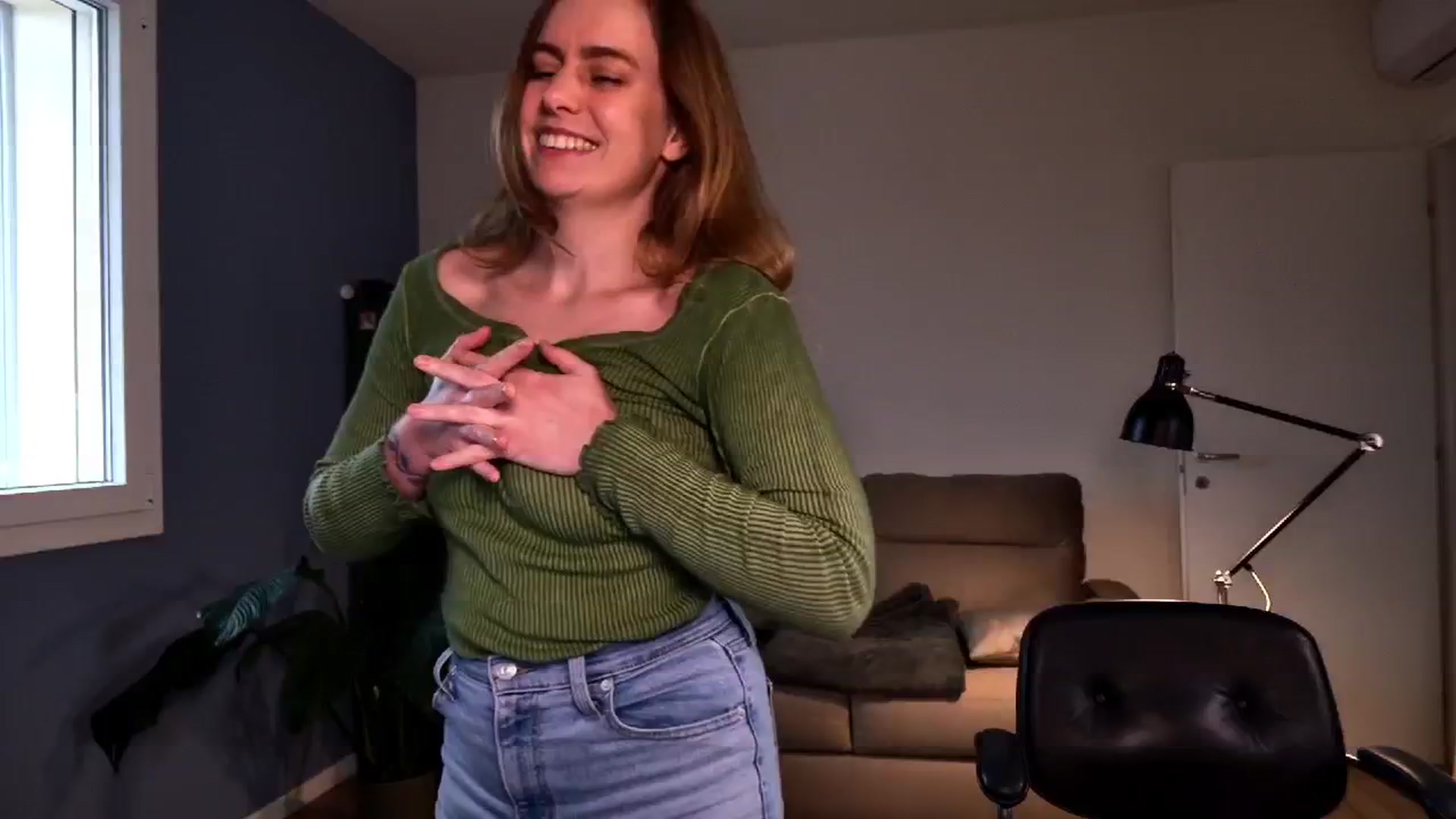 Personage video thumbnail