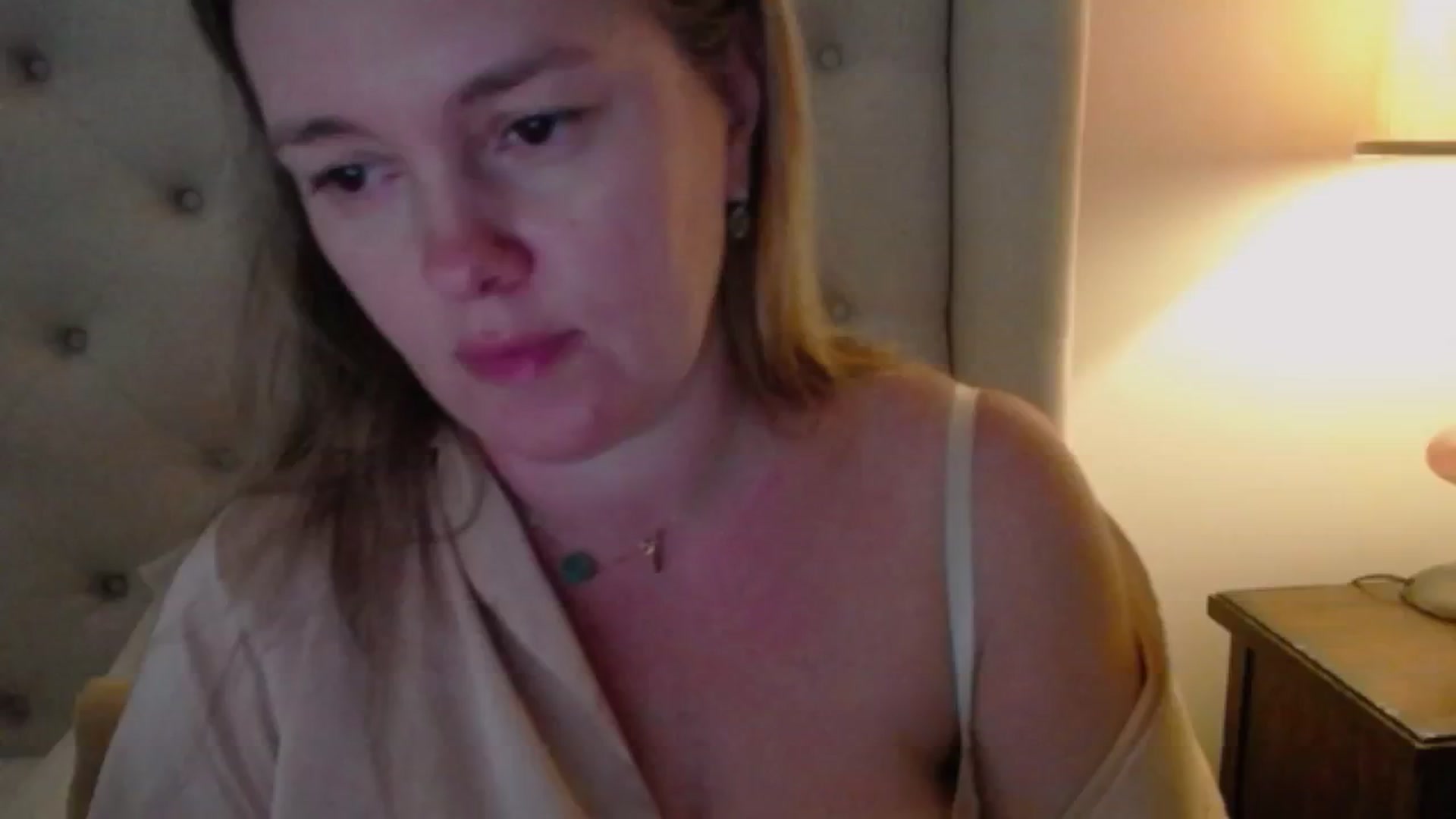 J0llye video thumbnail