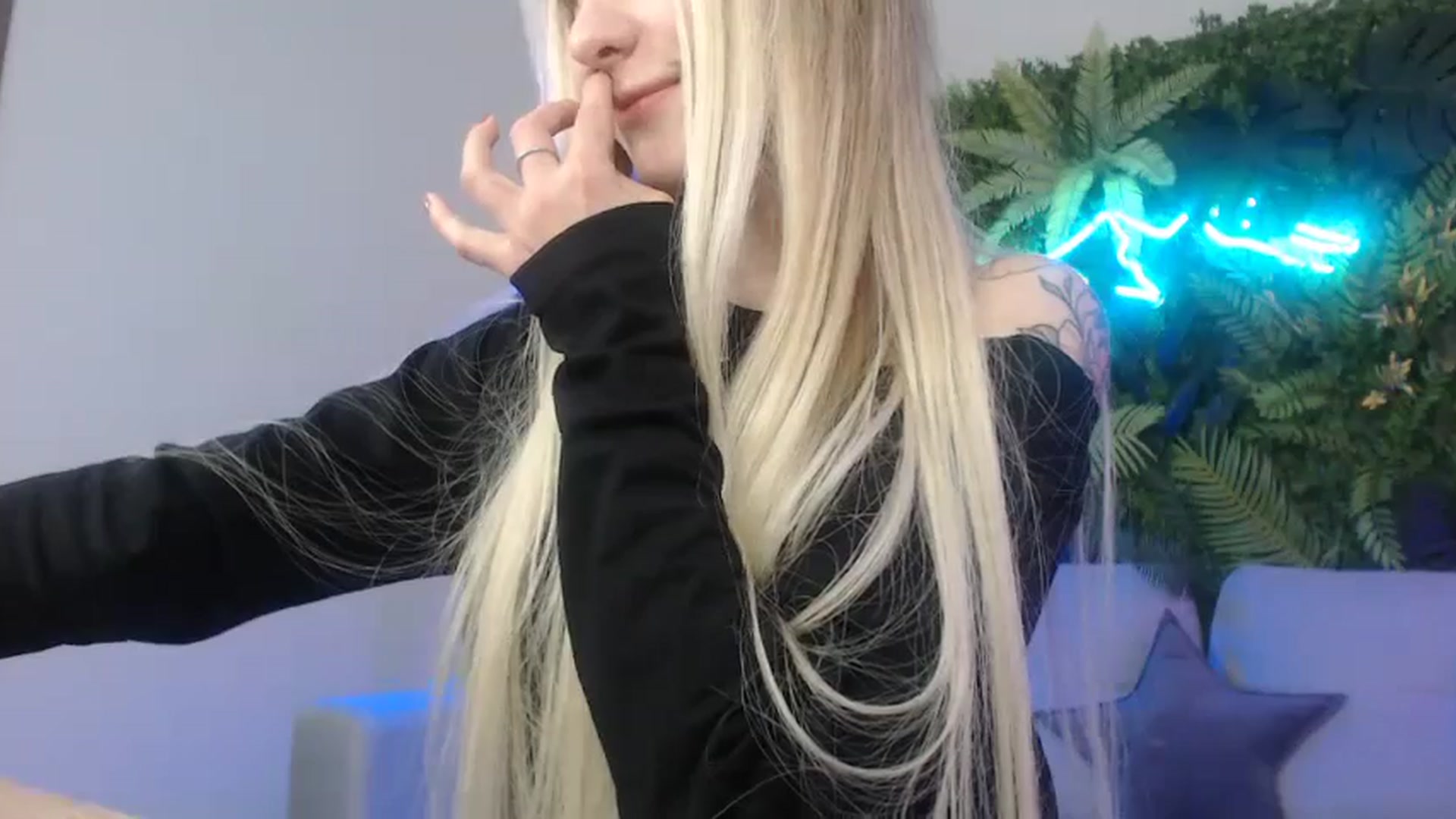 Horny_Blond video thumbnail