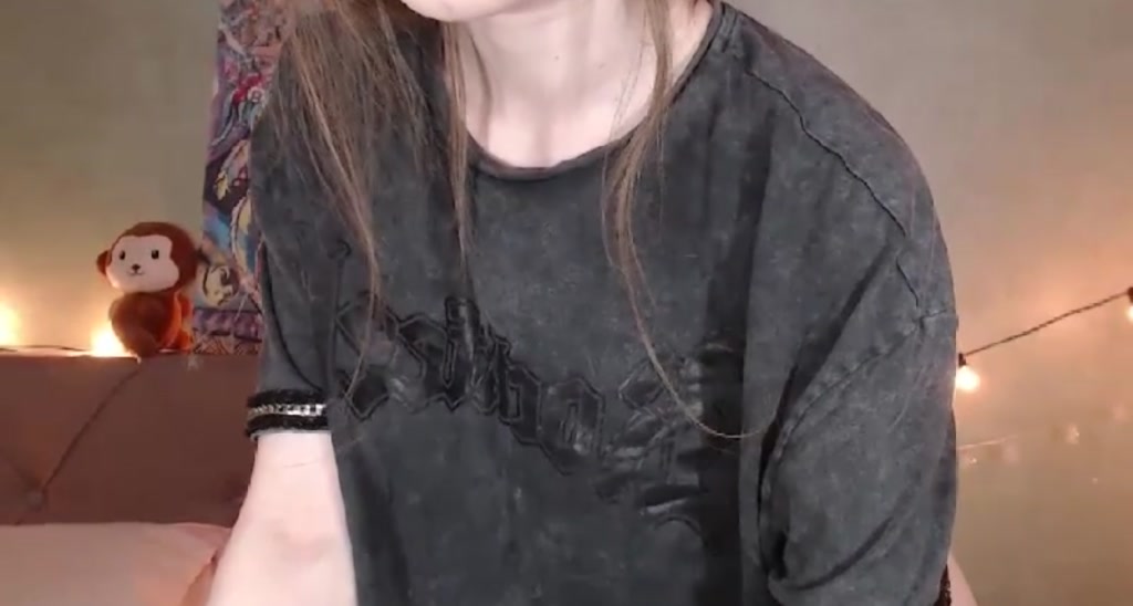 HoneySue video thumbnail