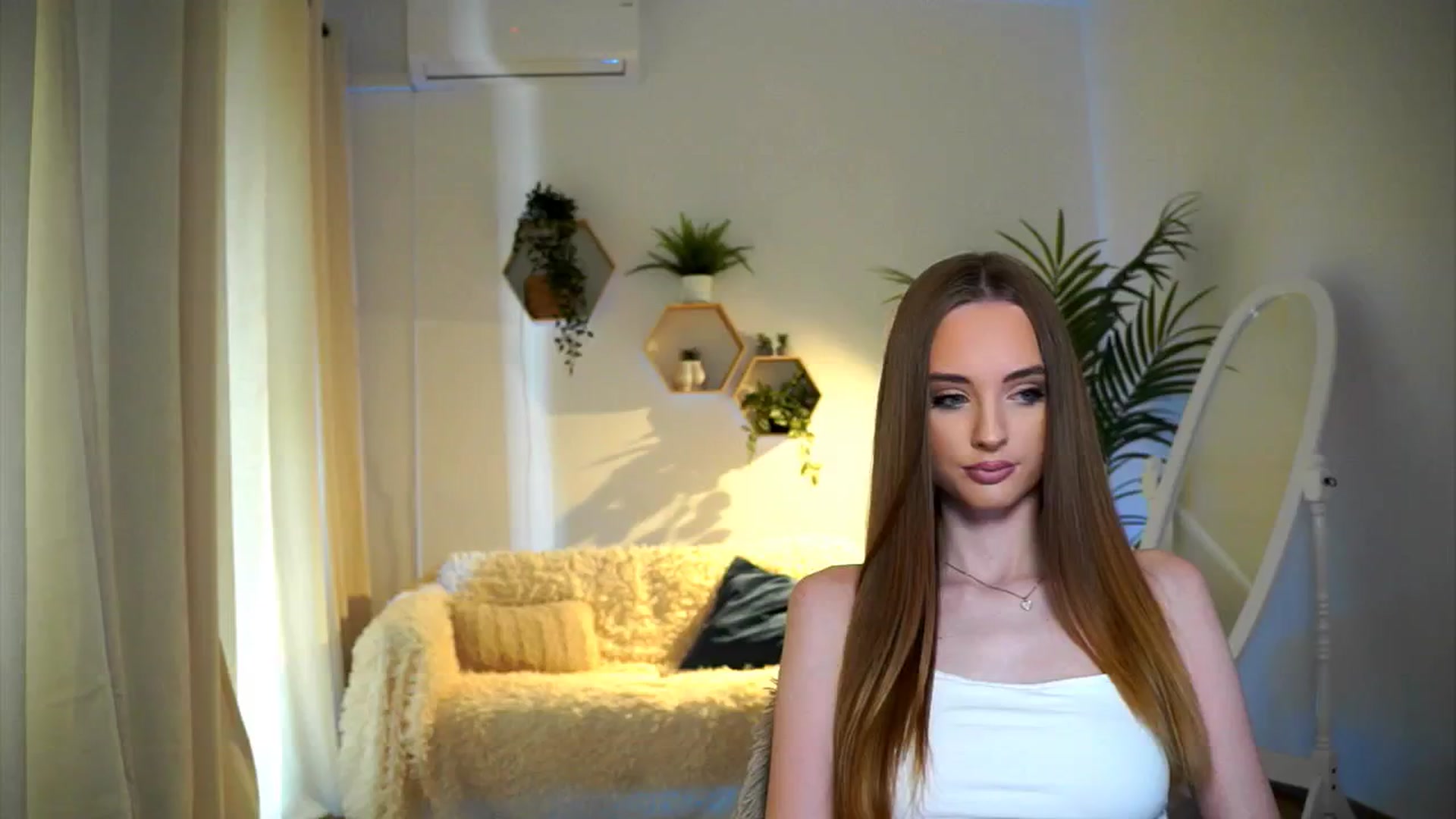 petitegonwild video thumbnail