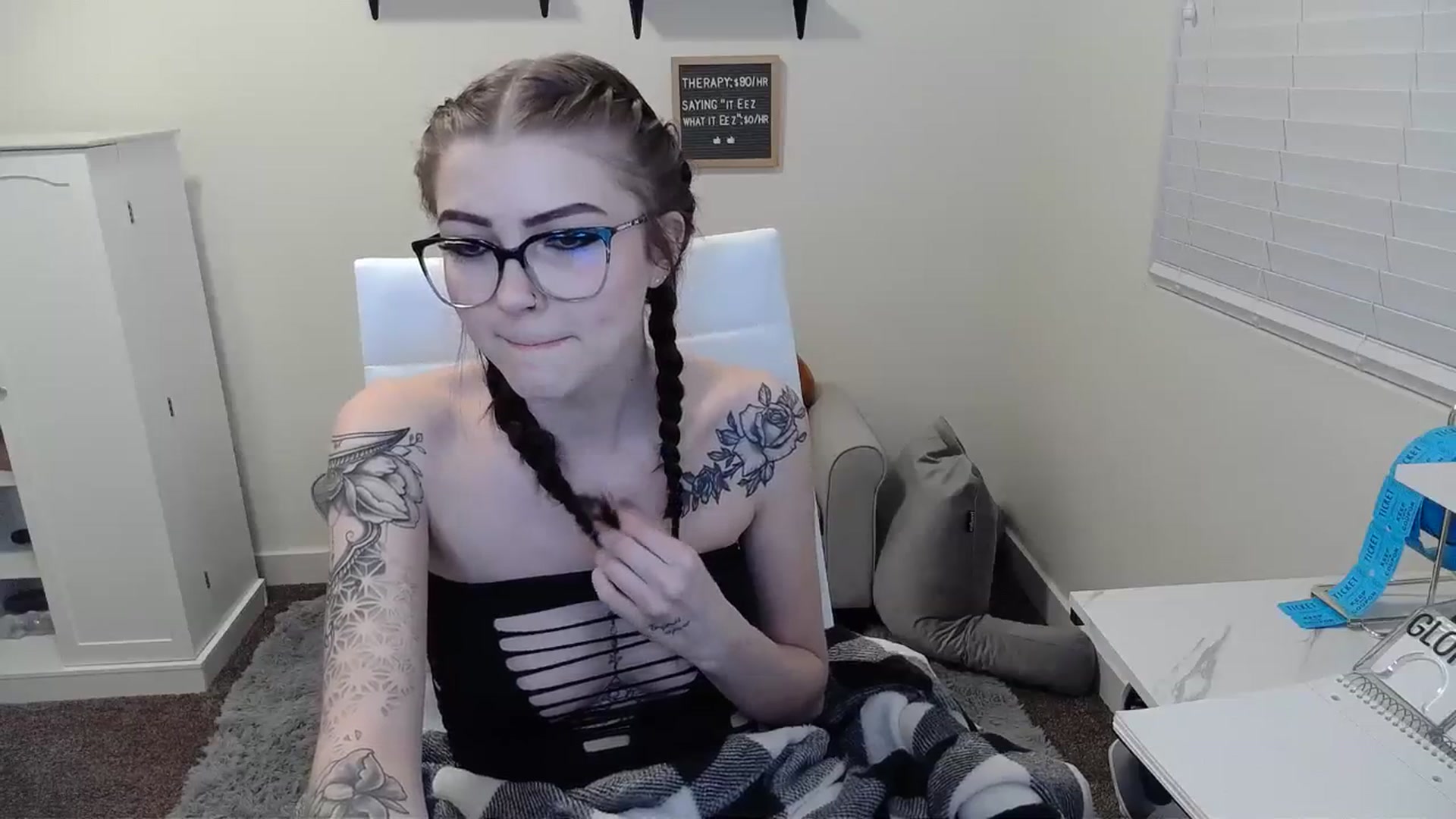 KikiKadin video thumbnail