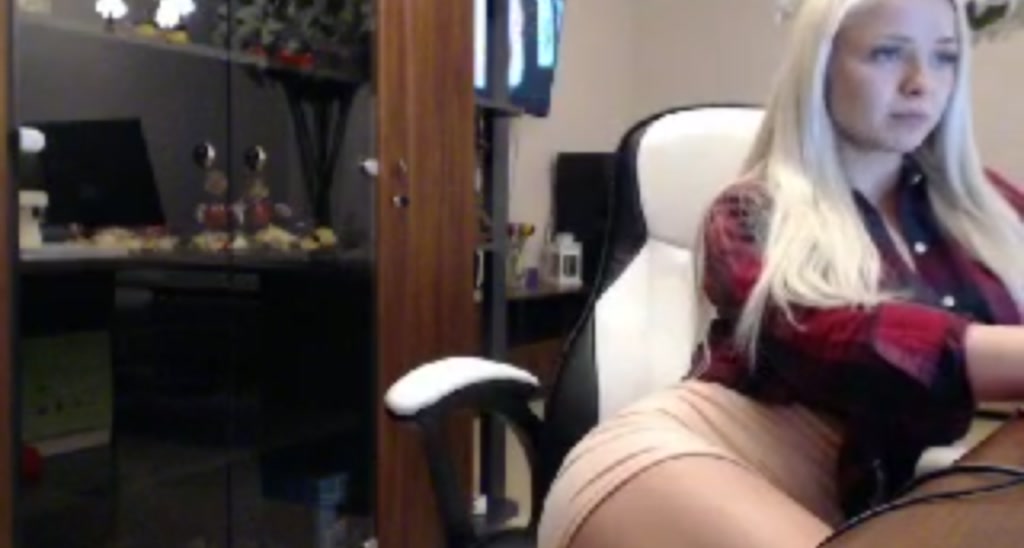 Innocentdoll_ video thumbnail