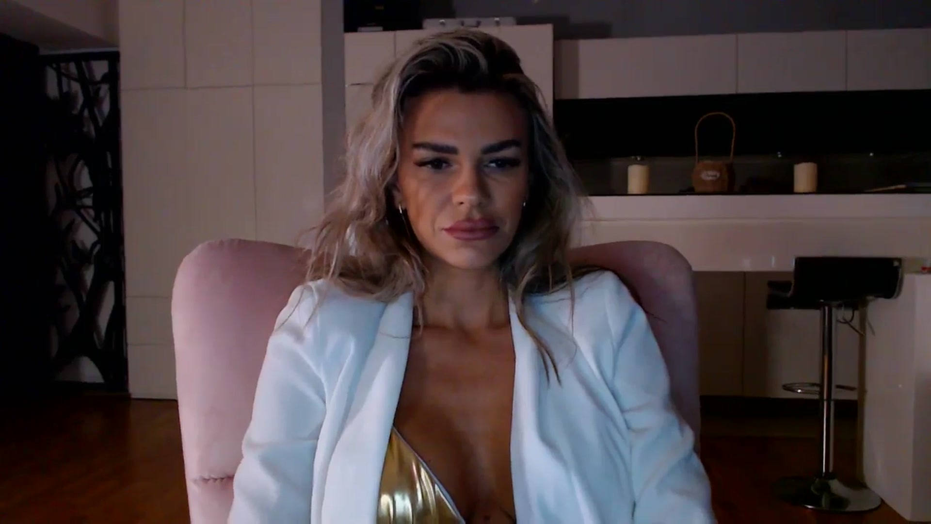 D_y_y video thumbnail