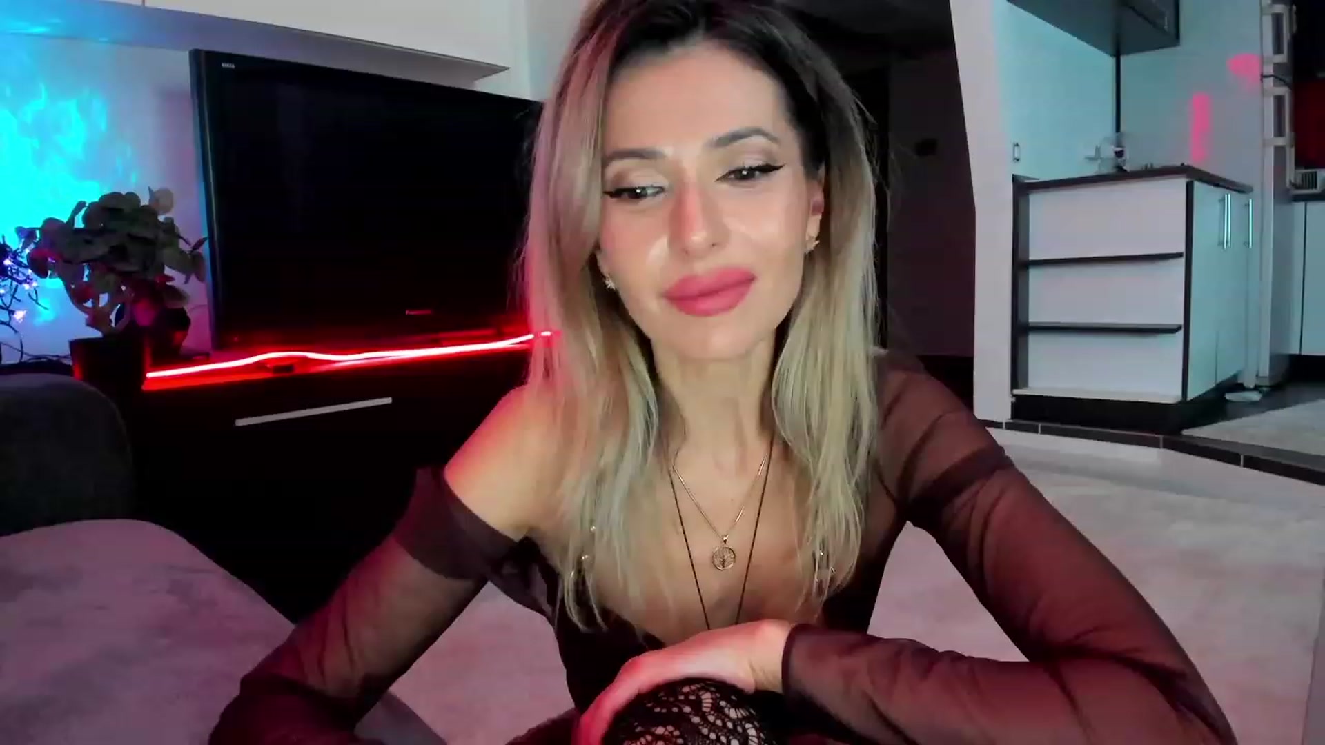 SmileyTinaa video thumbnail