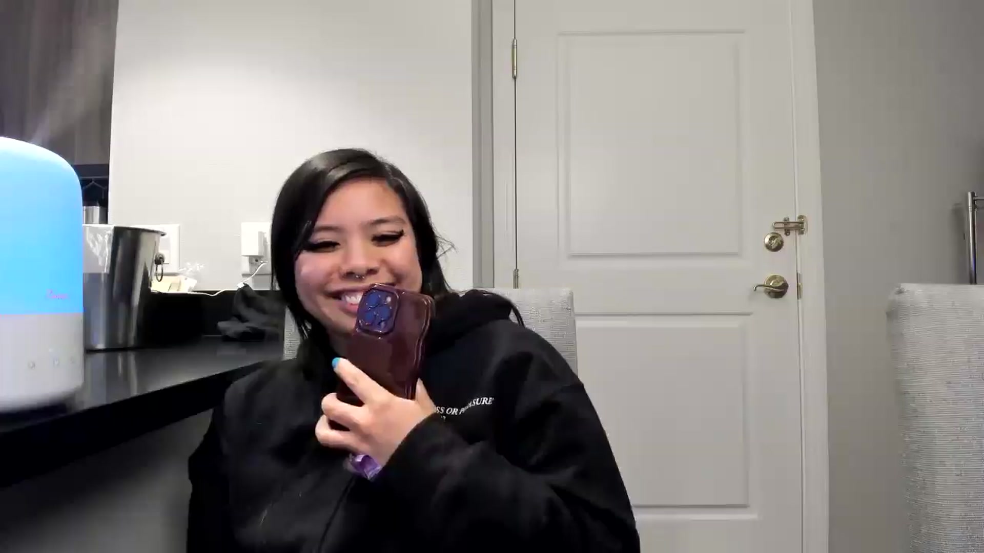 dolllface video thumbnail