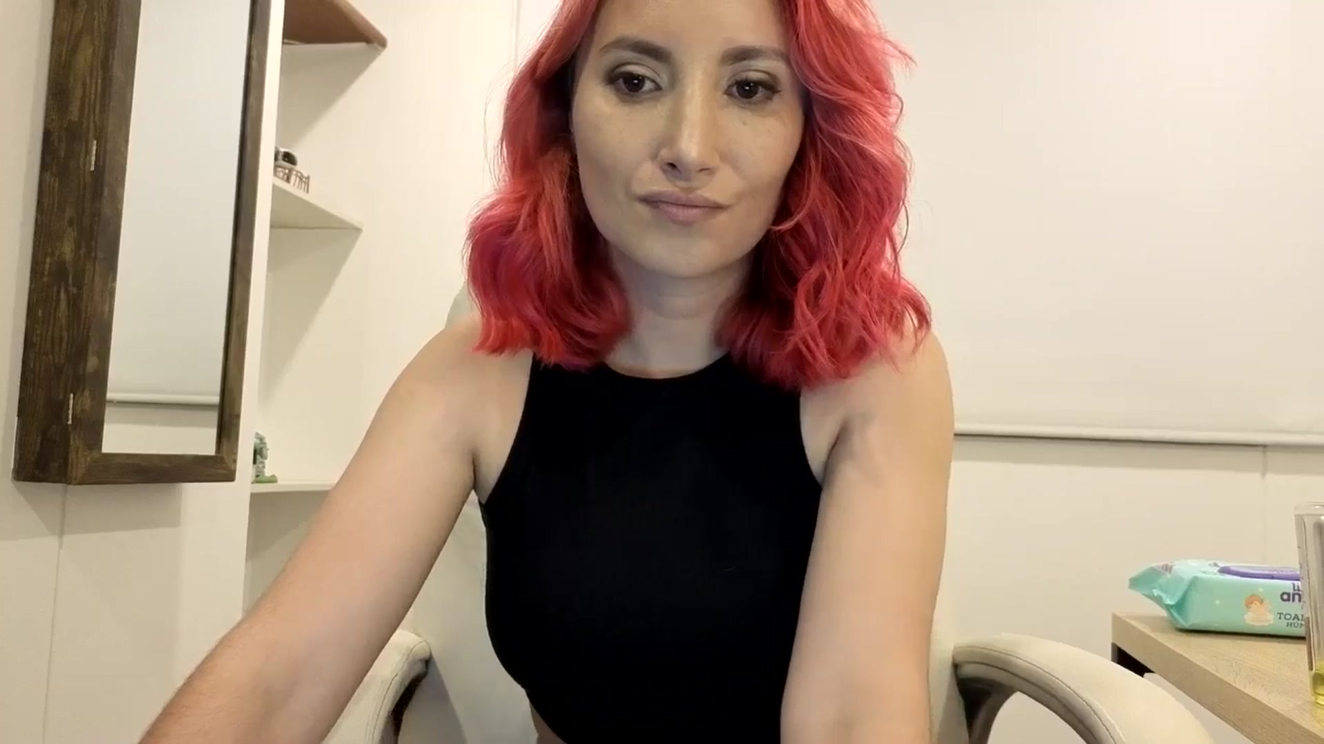 LizzEser video thumbnail