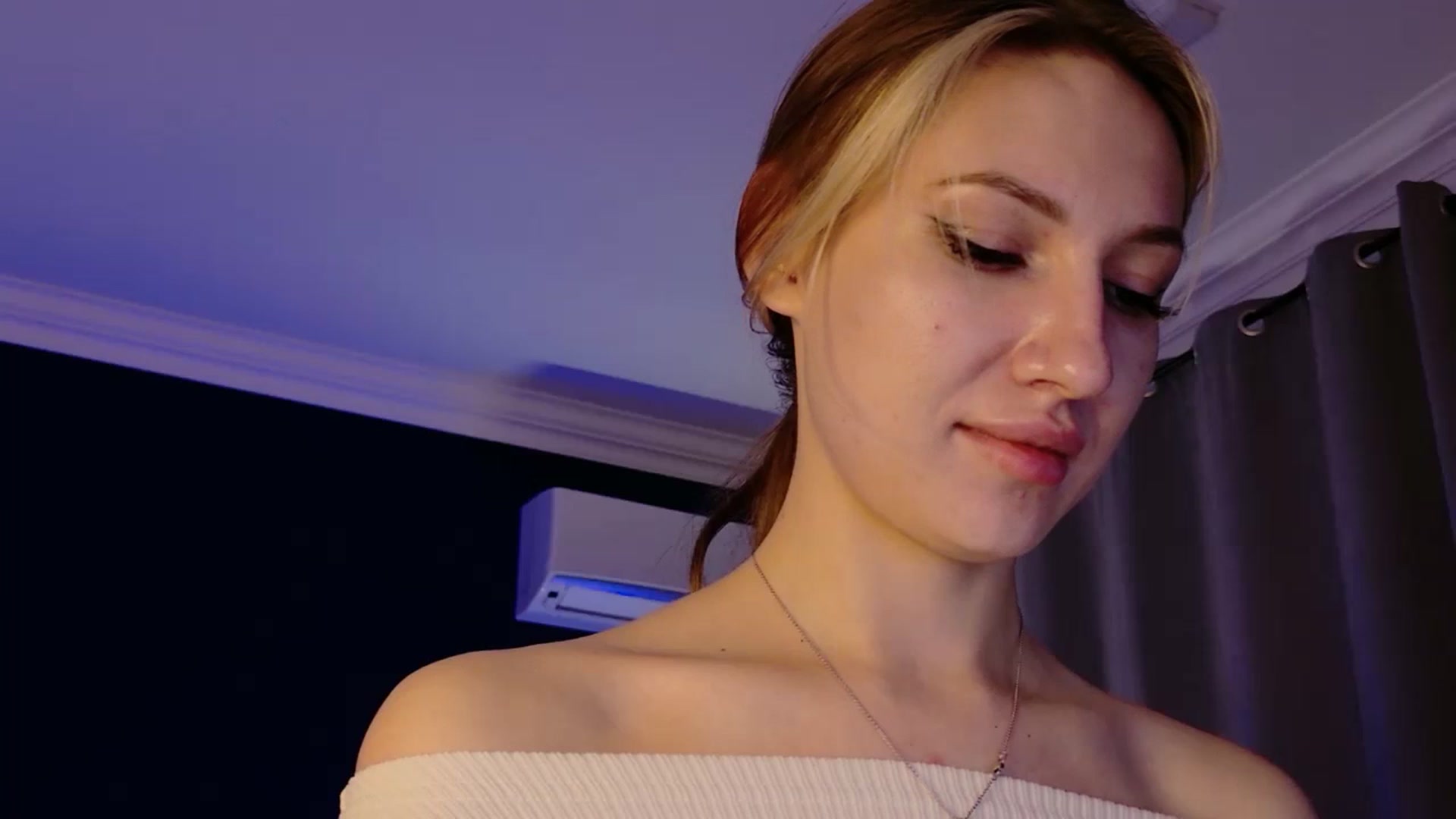 LovelyGin video thumbnail