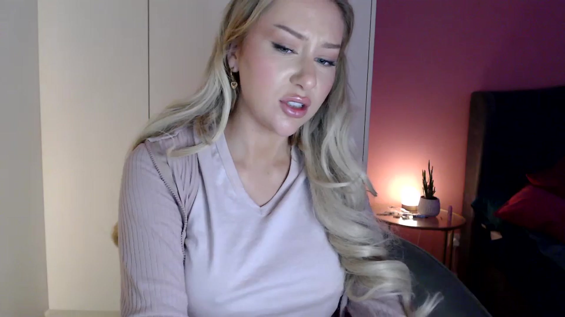 PetiteAvax video thumbnail