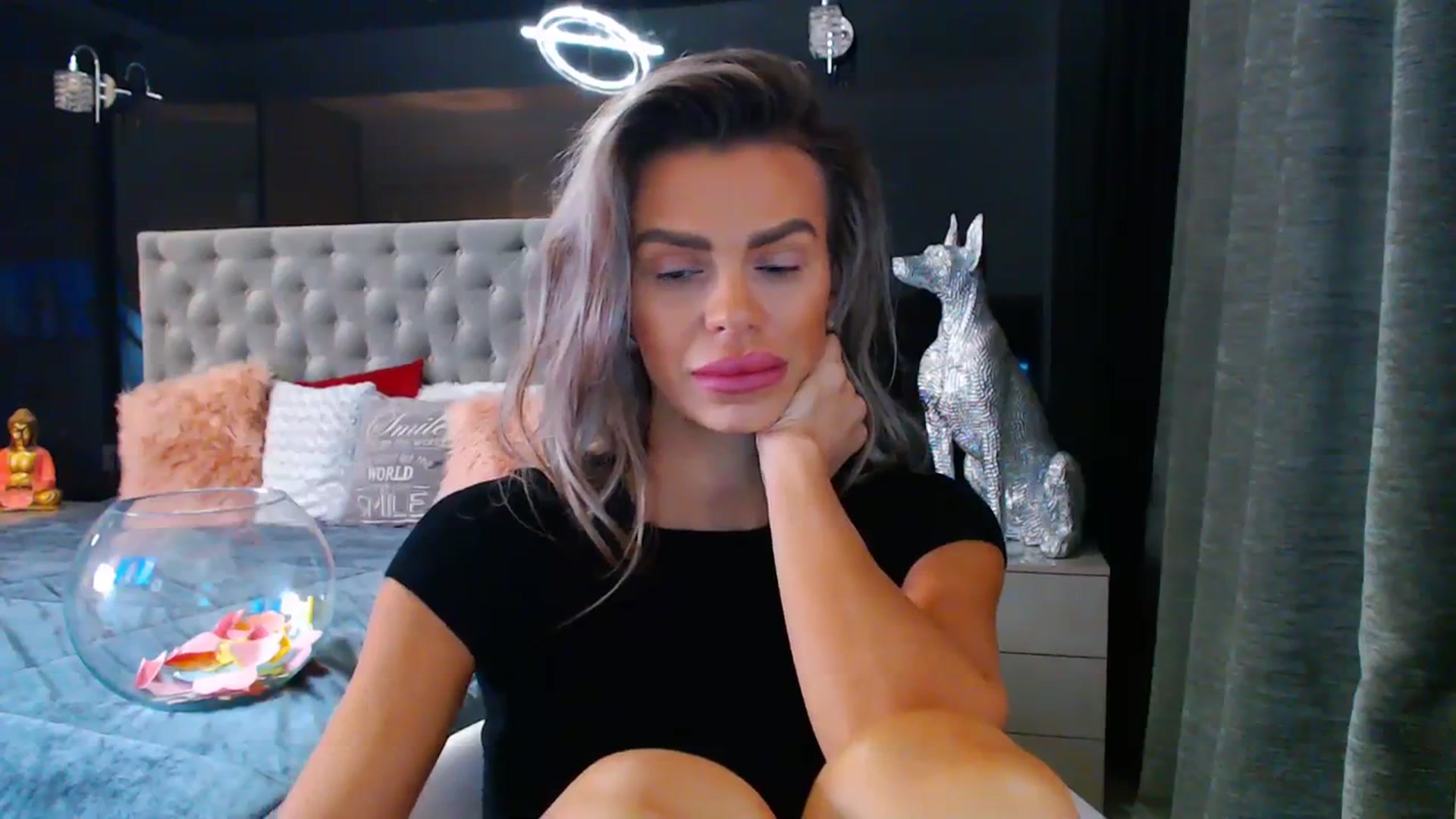 D_y_y video thumbnail