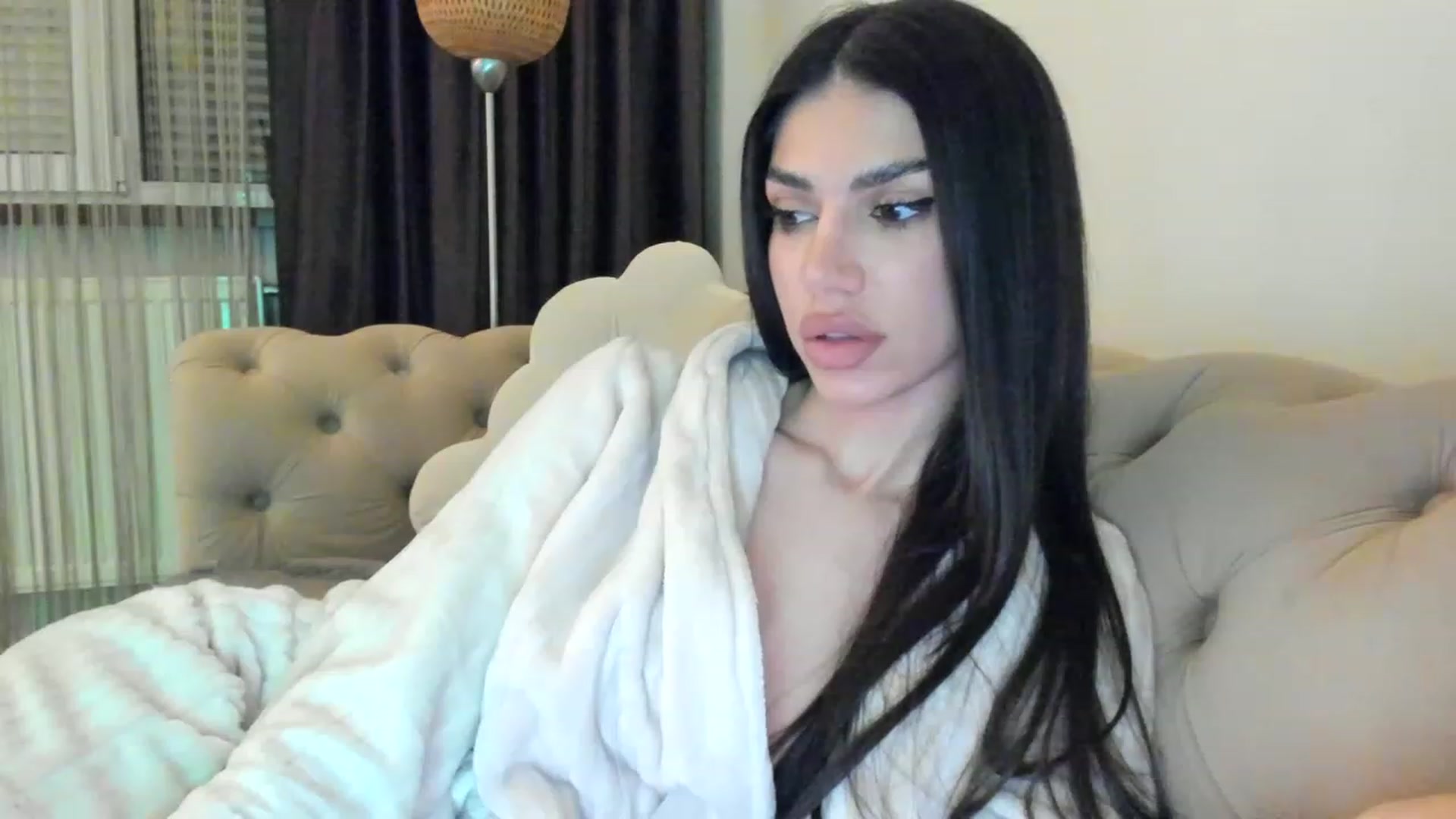 Bee_Bee video thumbnail