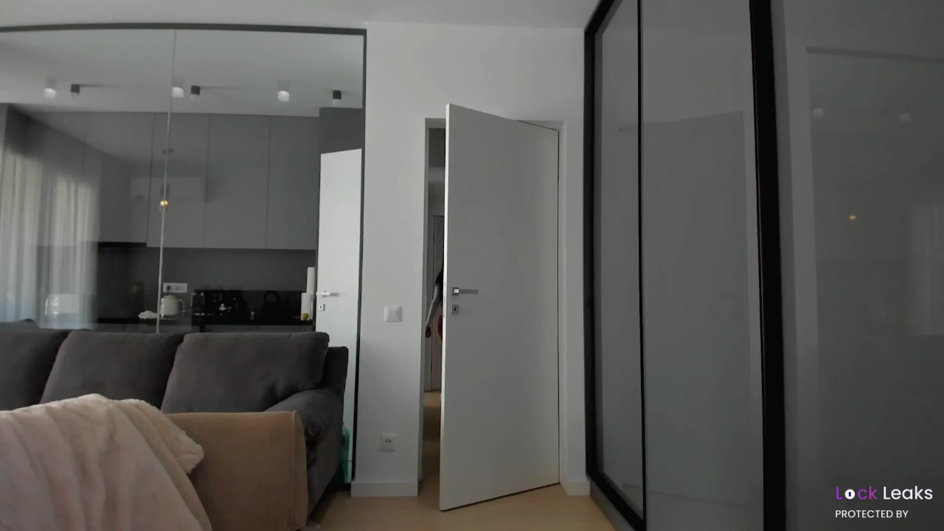 L_U_A_ video thumbnail