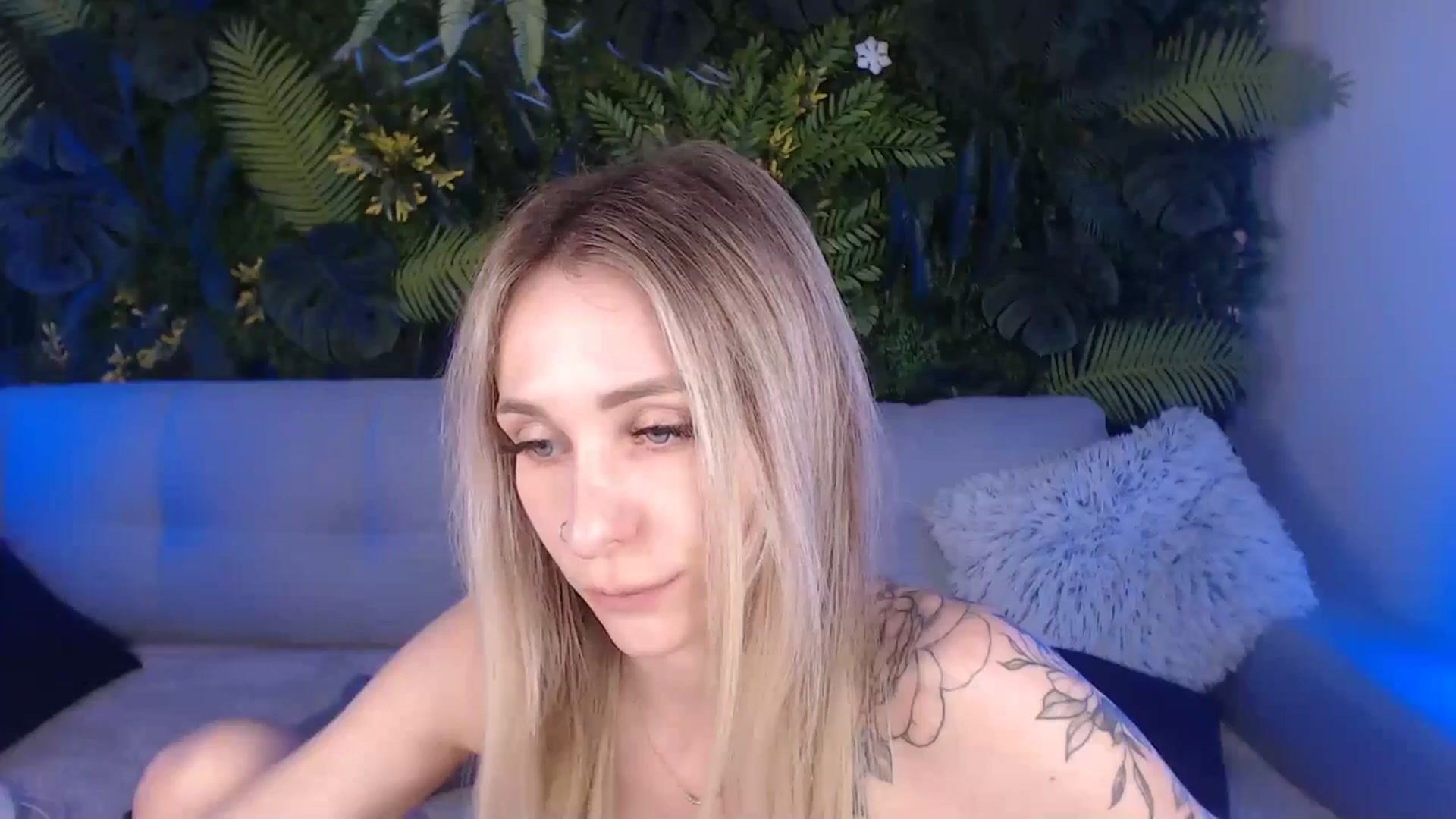 Horny_Blond video thumbnail