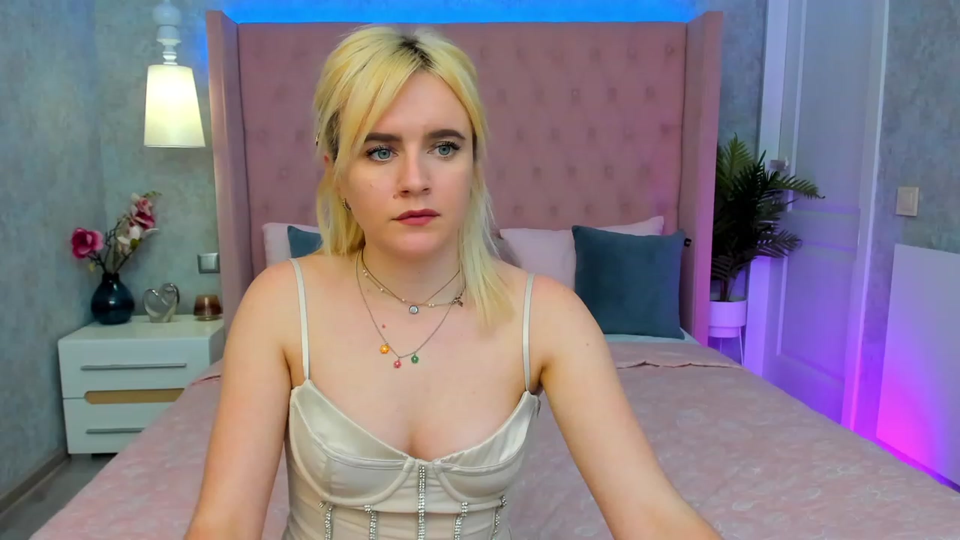 FayeDi video thumbnail