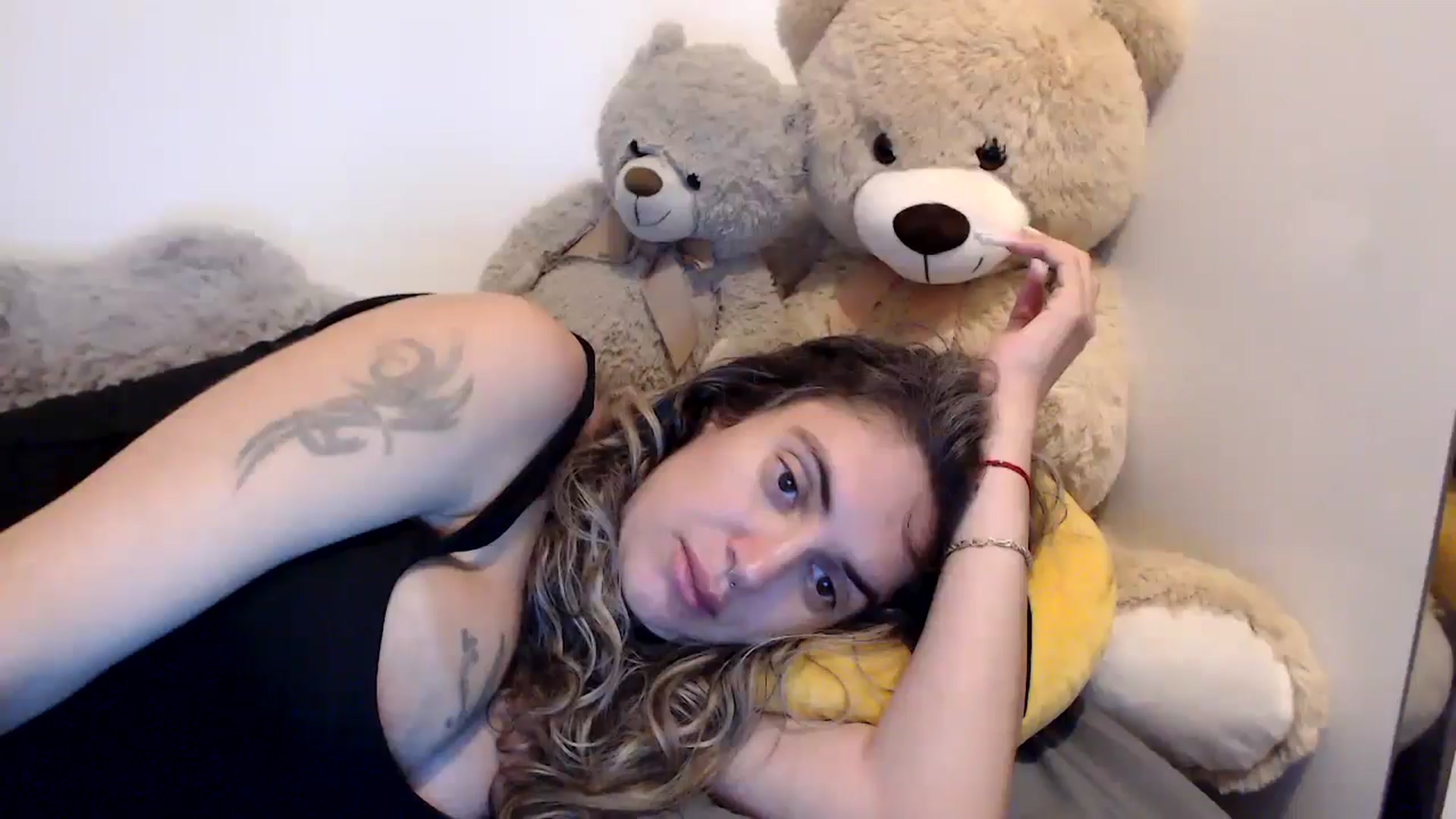 MissDivinna video thumbnail