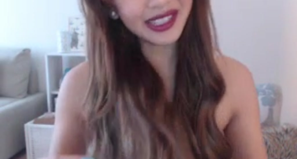 MissReinaT video thumbnail