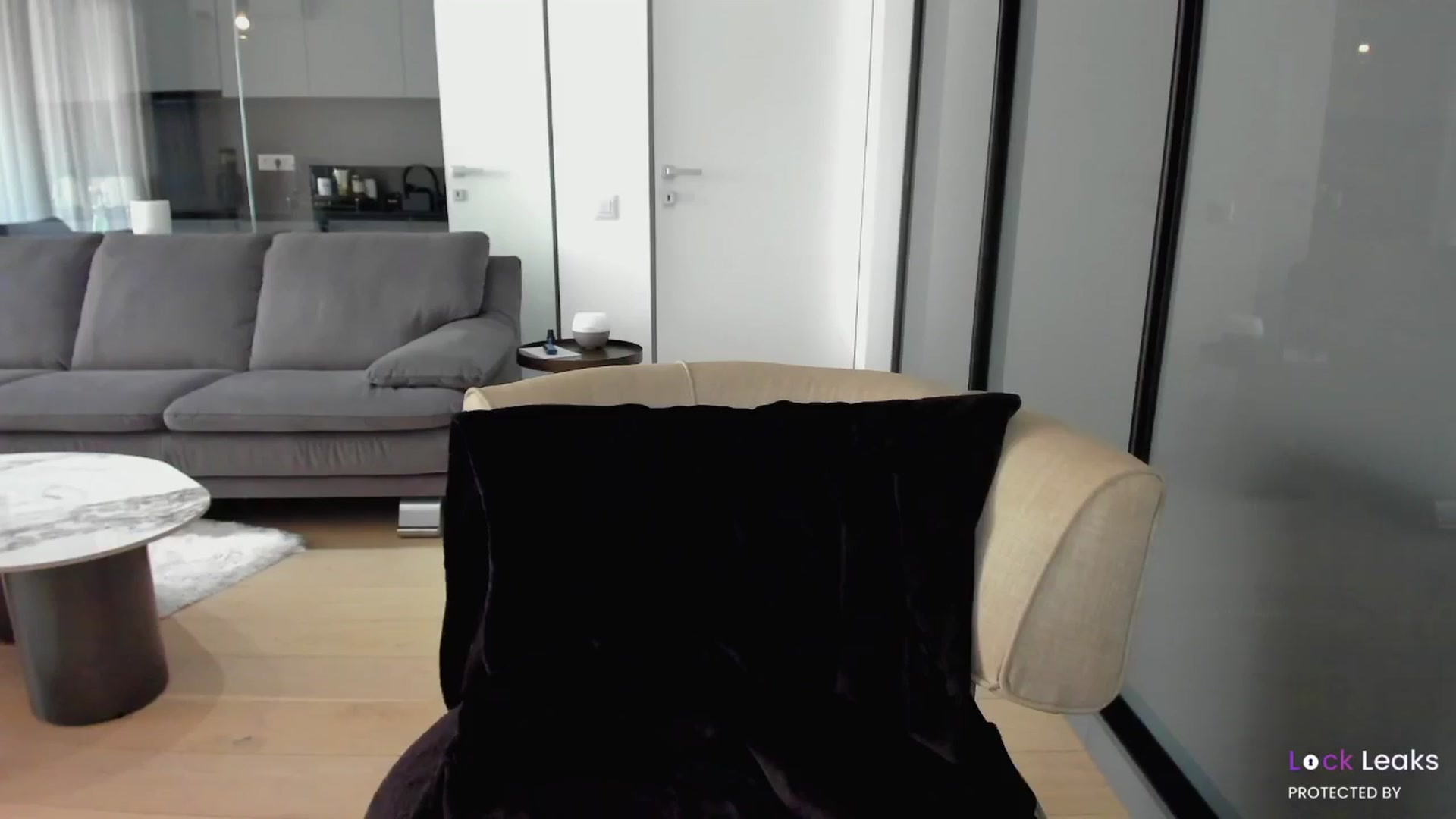 L_U_A_ video thumbnail