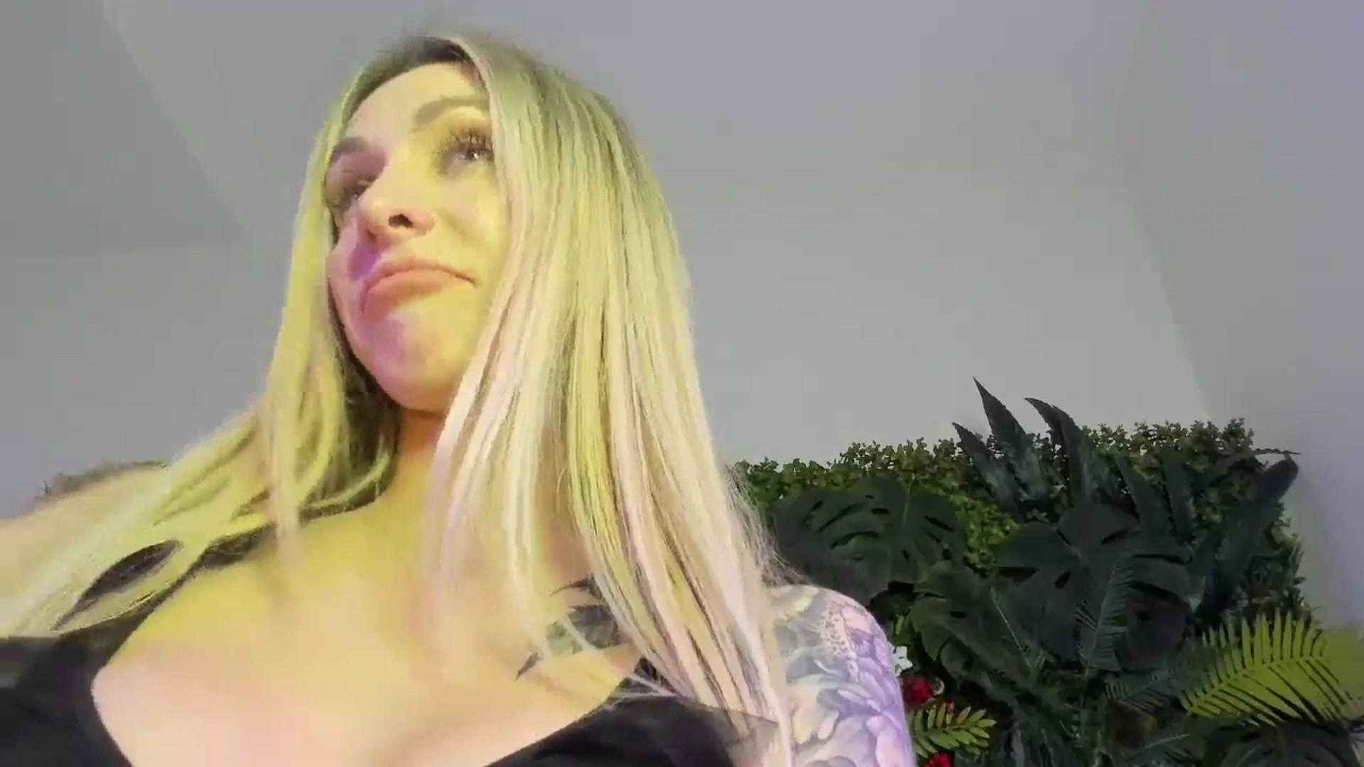 Horny_Blond video thumbnail