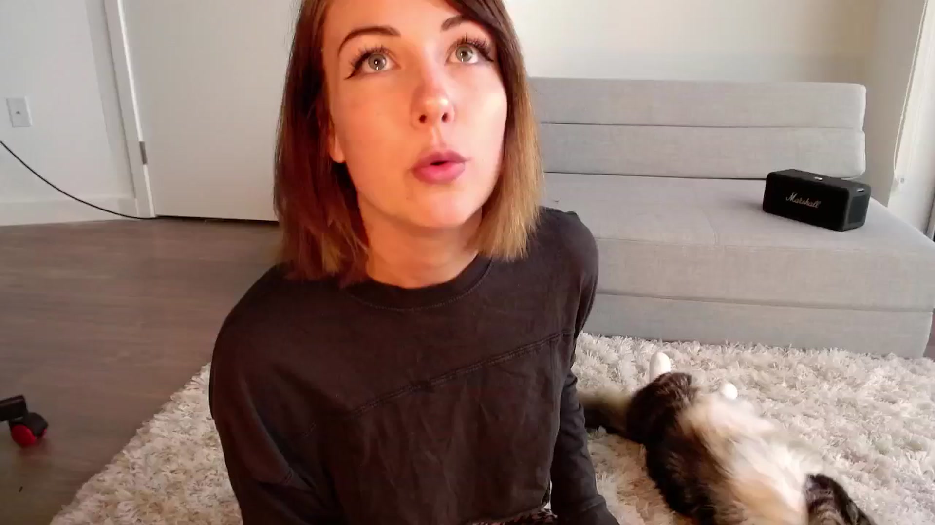 cuteholly video thumbnail
