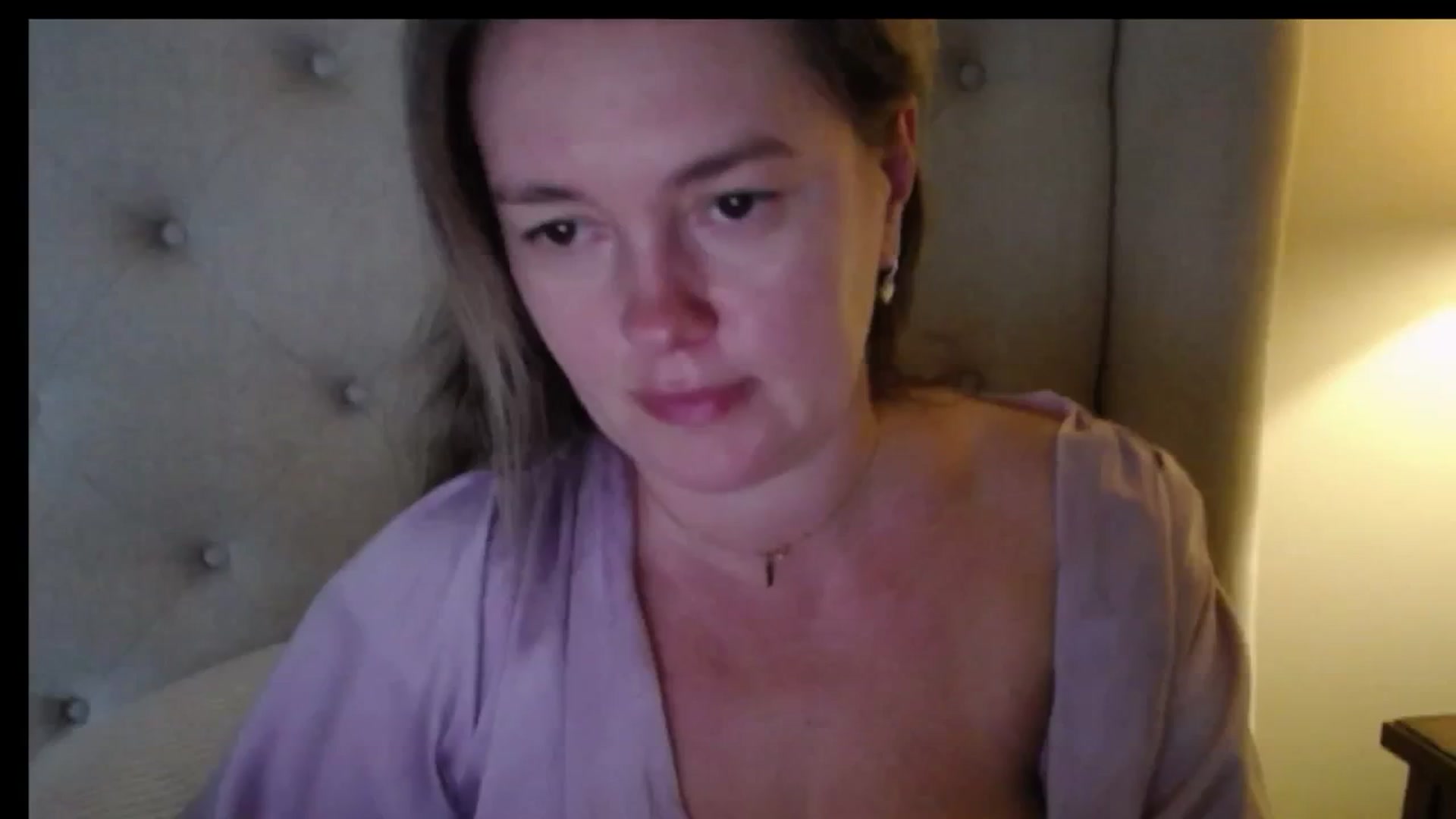 J0llye video thumbnail
