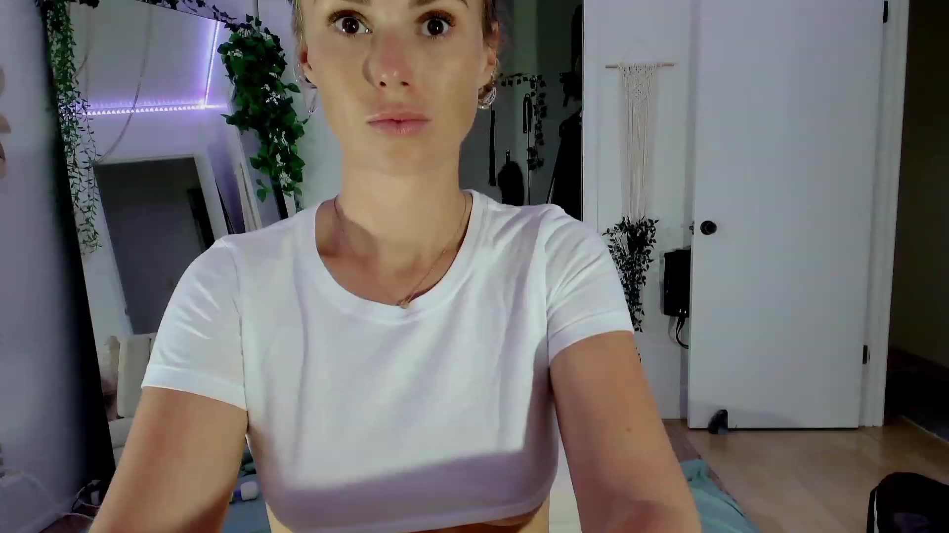 Make_It_Reina video thumbnail