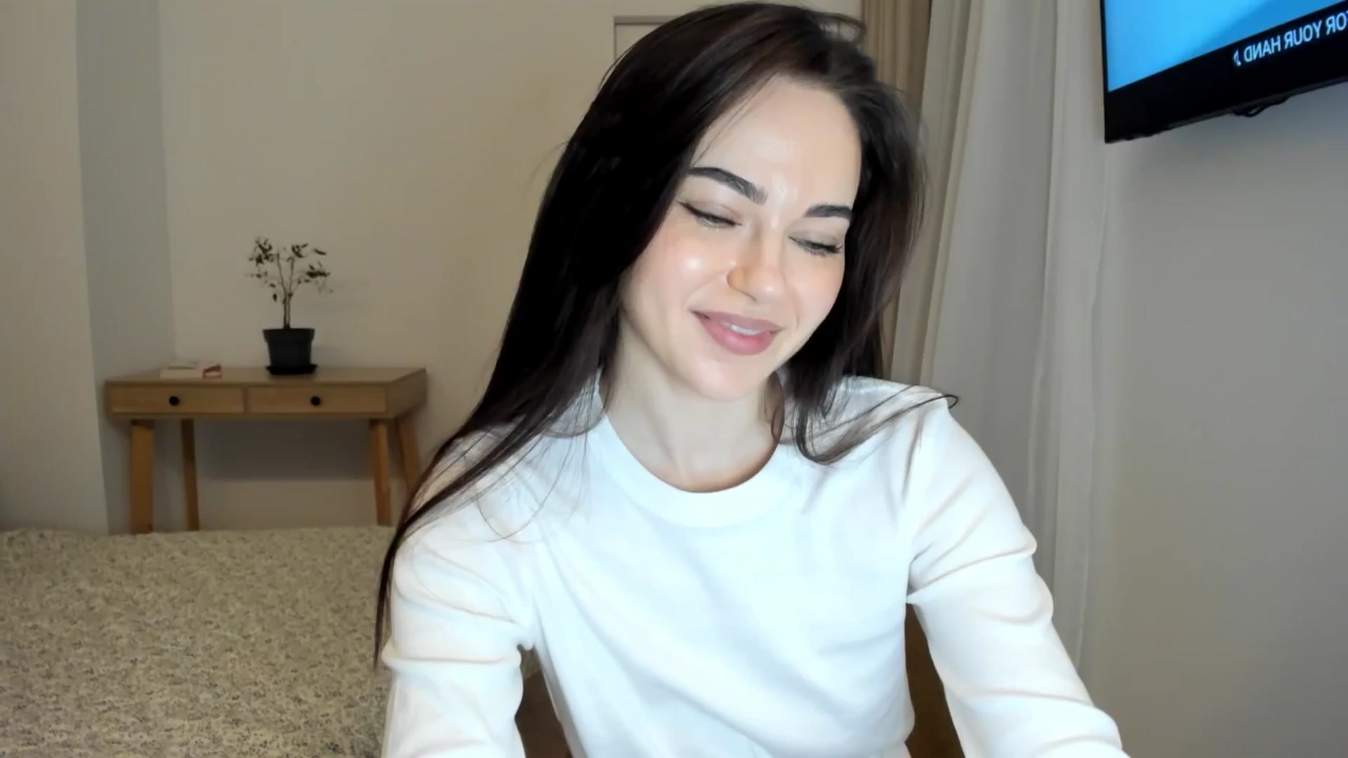 BeeTheQueen video thumbnail