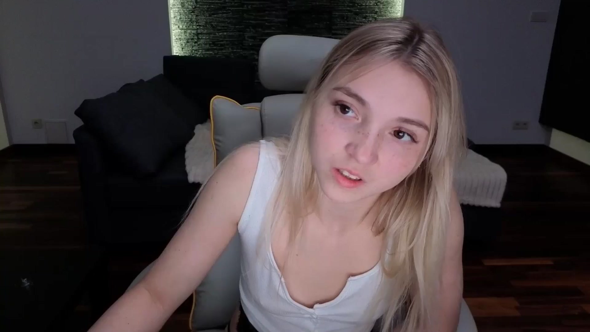 Daisyy video thumbnail
