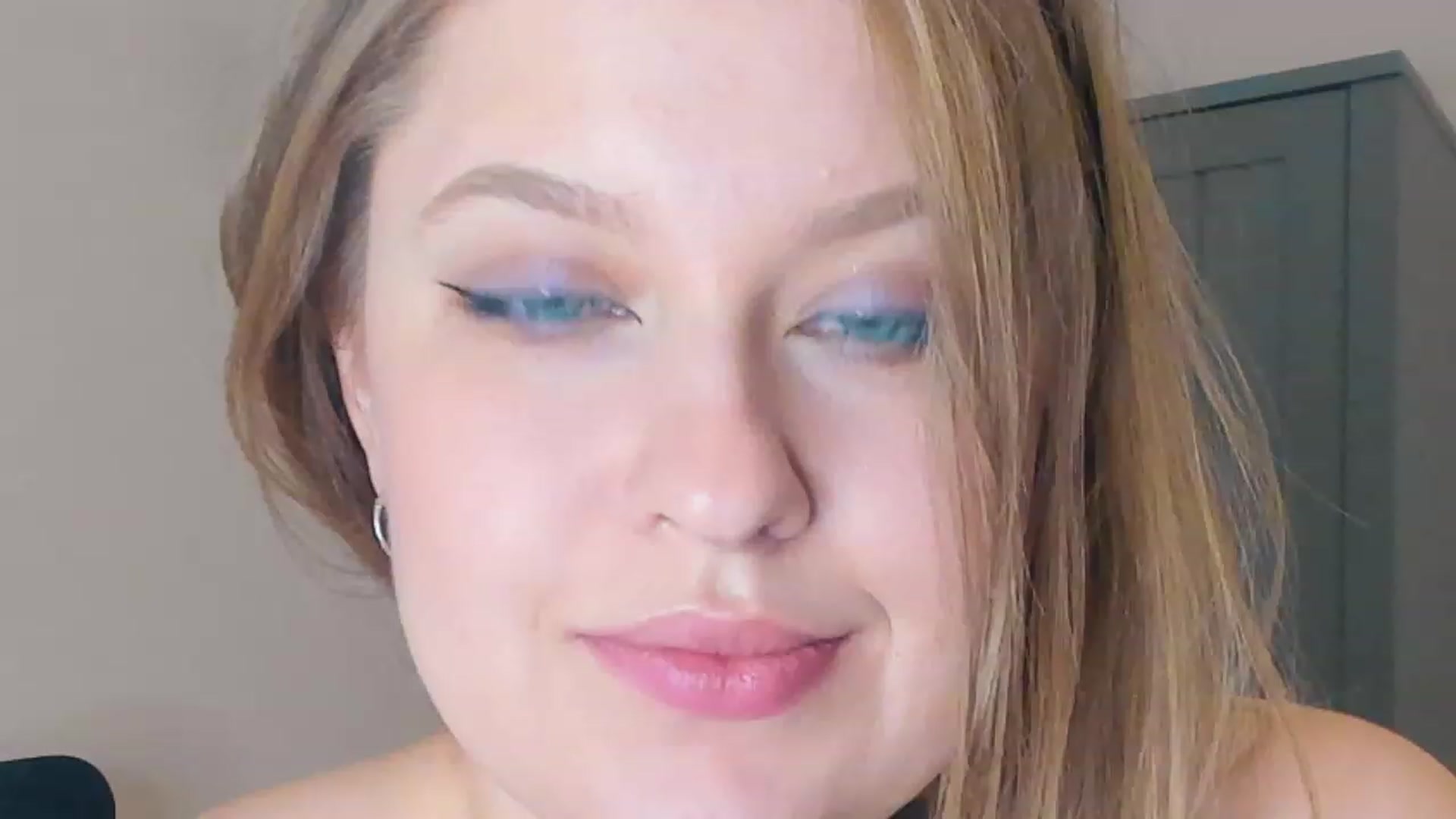 SensualAdict video thumbnail