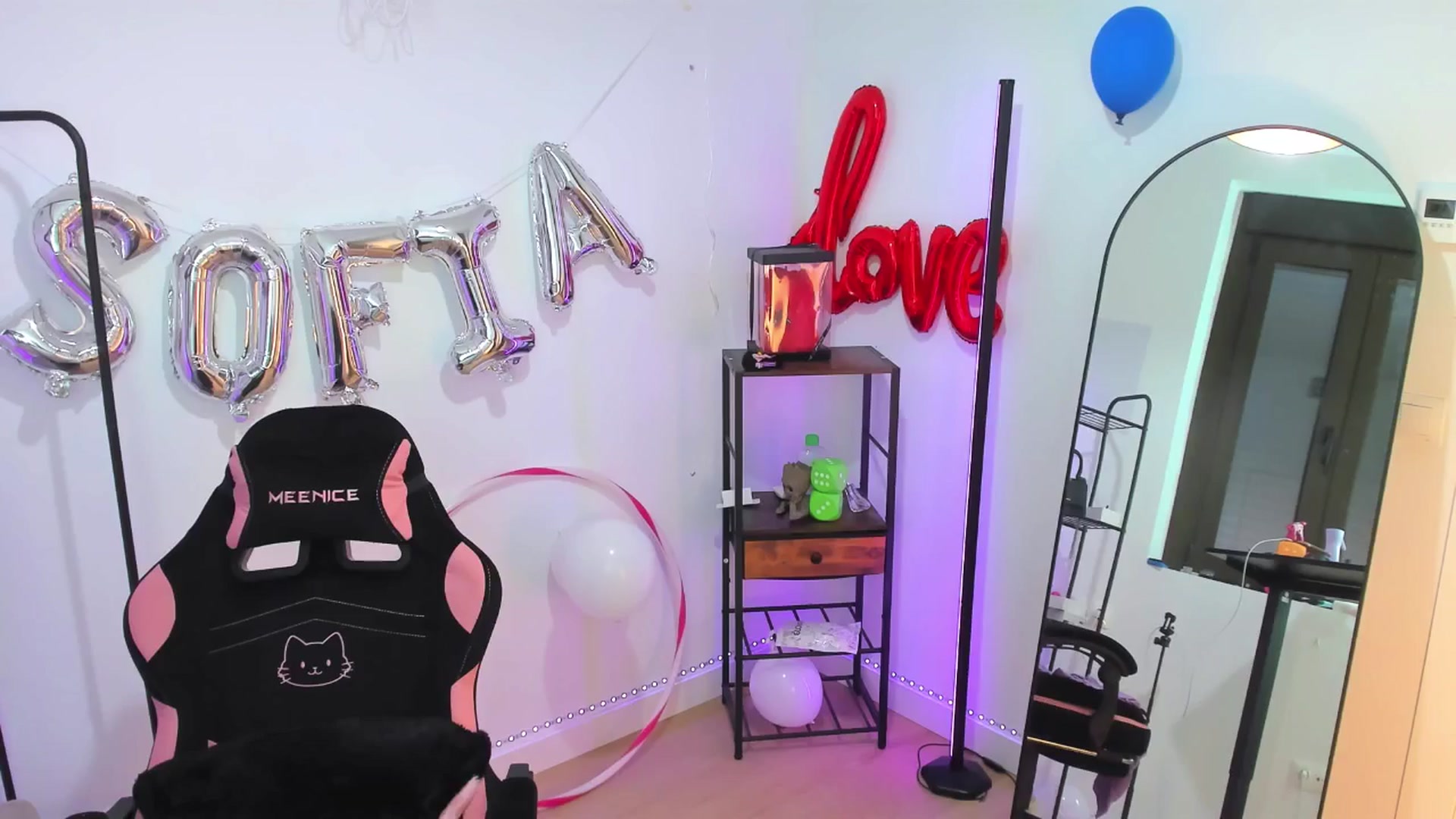 pamela_land video thumbnail