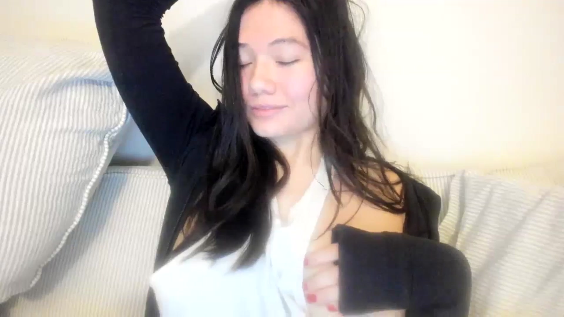 imava video thumbnail