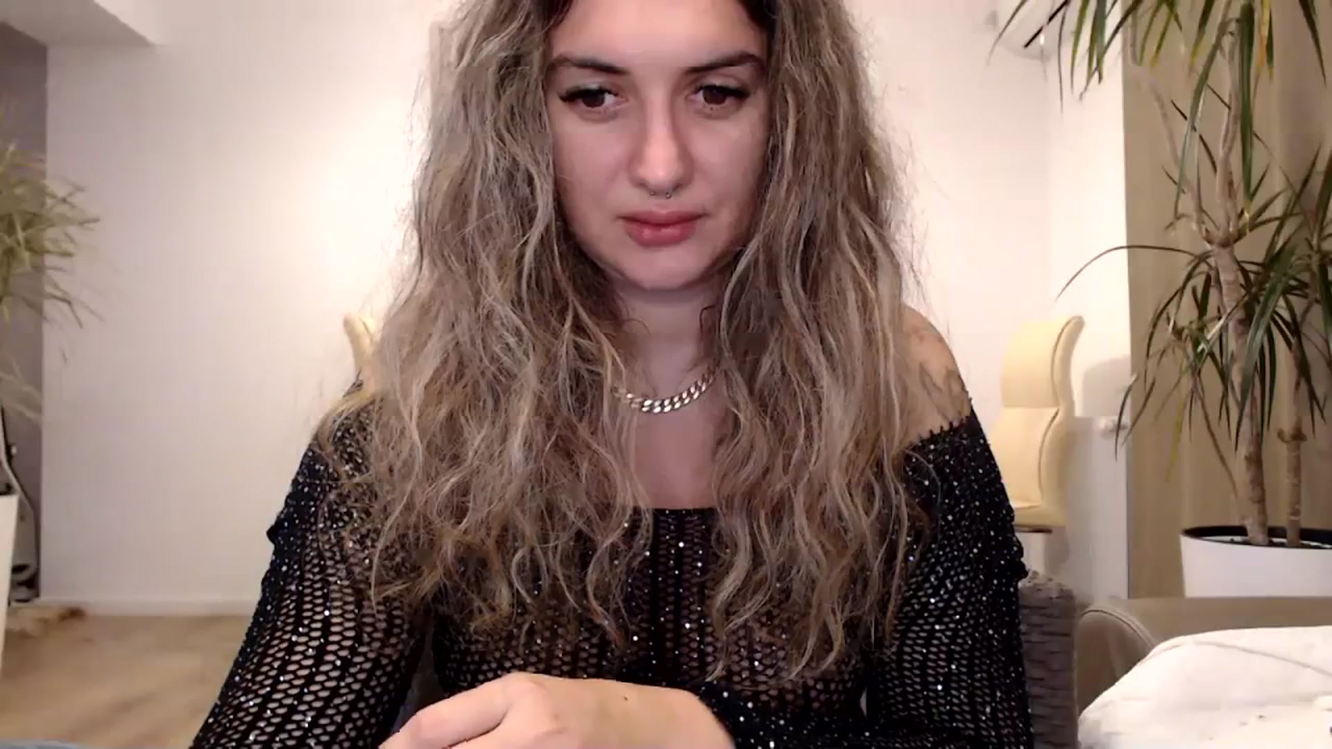 MissDivinna video thumbnail