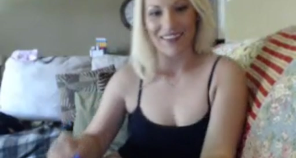 QueenEllie video thumbnail