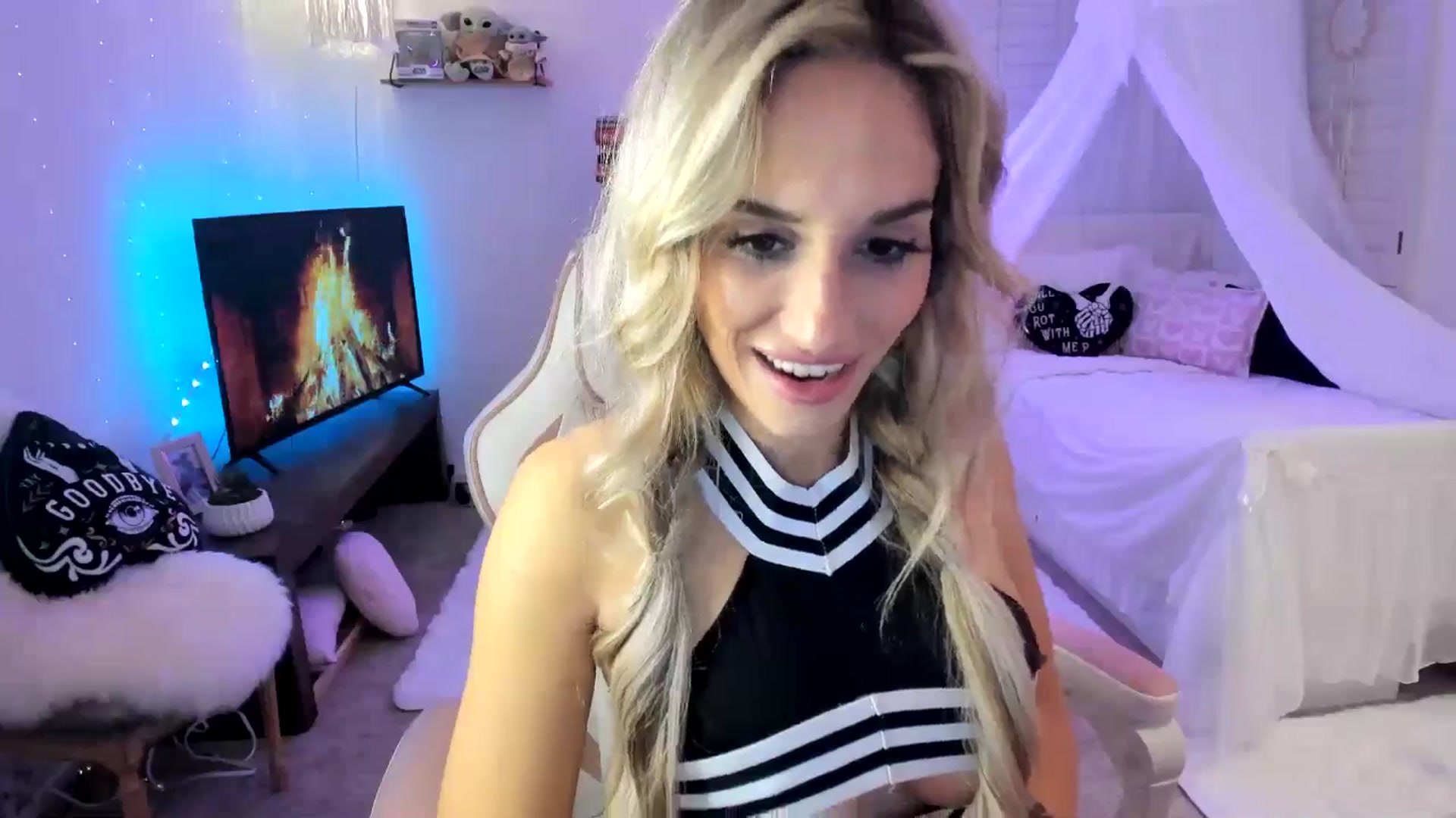 LillieQ video thumbnail